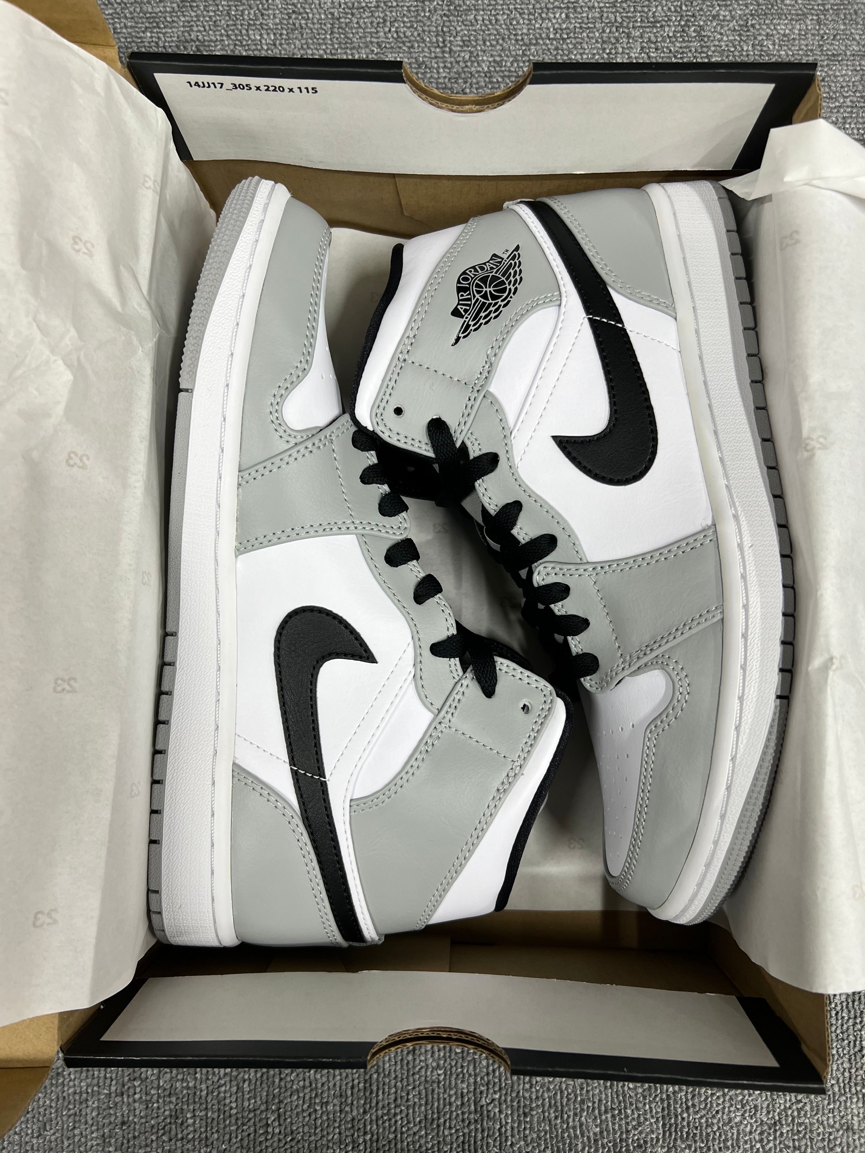 Nike Air Jordan 1 Mid "Light Smoke Grey/White/Black"