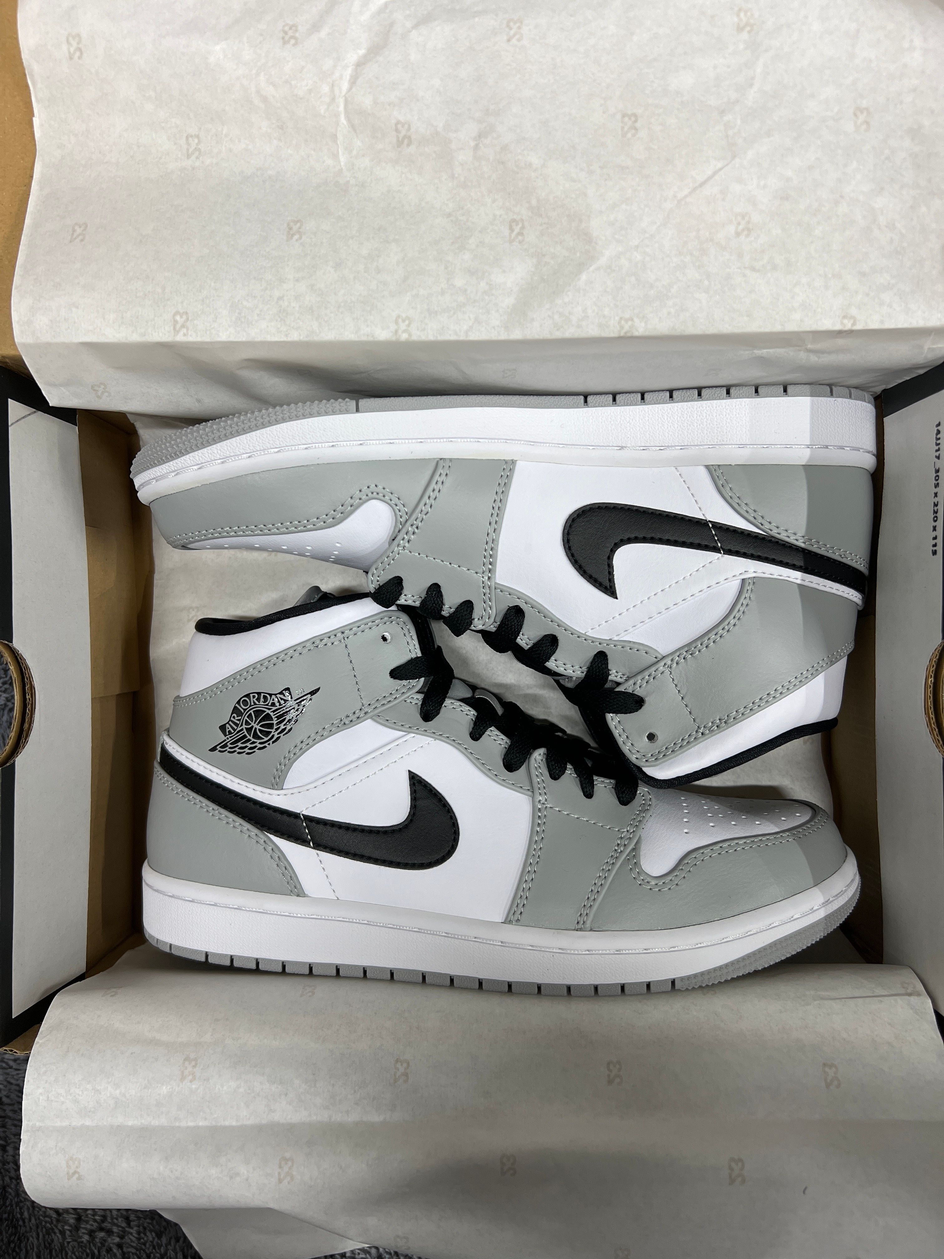 Nike Air Jordan 1 Mid "Light Smoke Grey/White/Black"