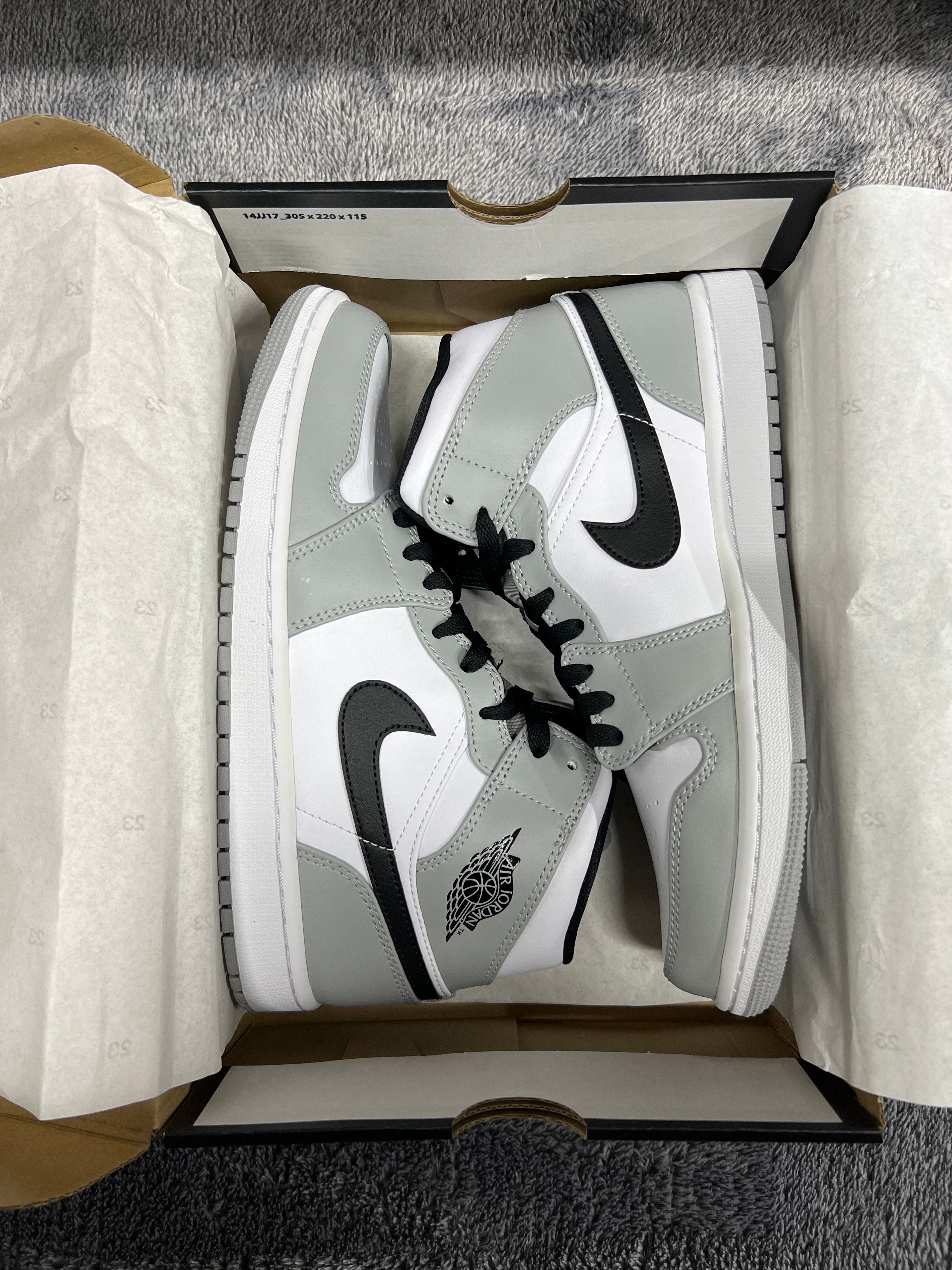 Nike Air Jordan 1 Mid "Light Smoke Grey/White/Black"