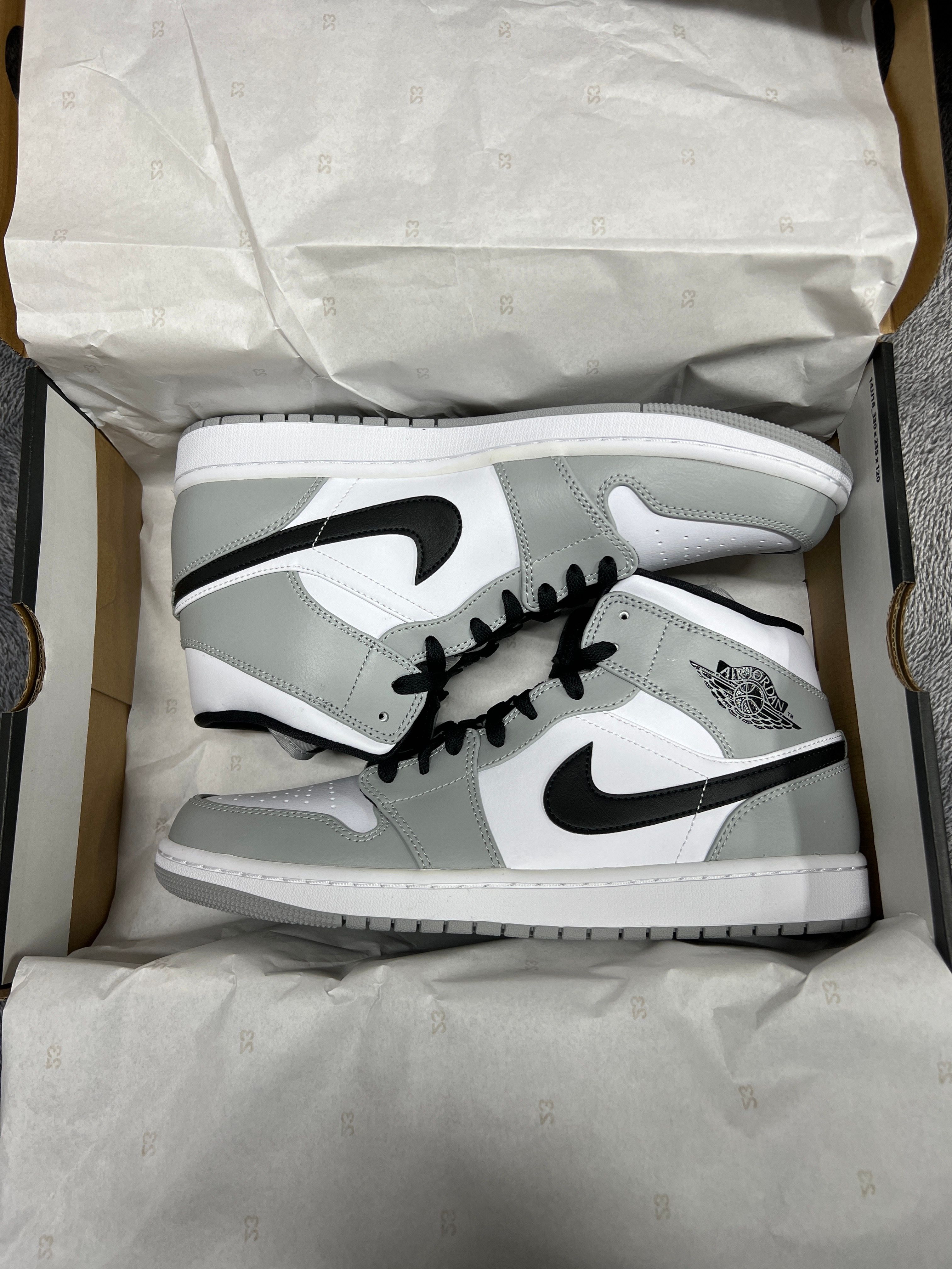 Nike Air Jordan 1 Mid "Light Smoke Grey/White/Black"