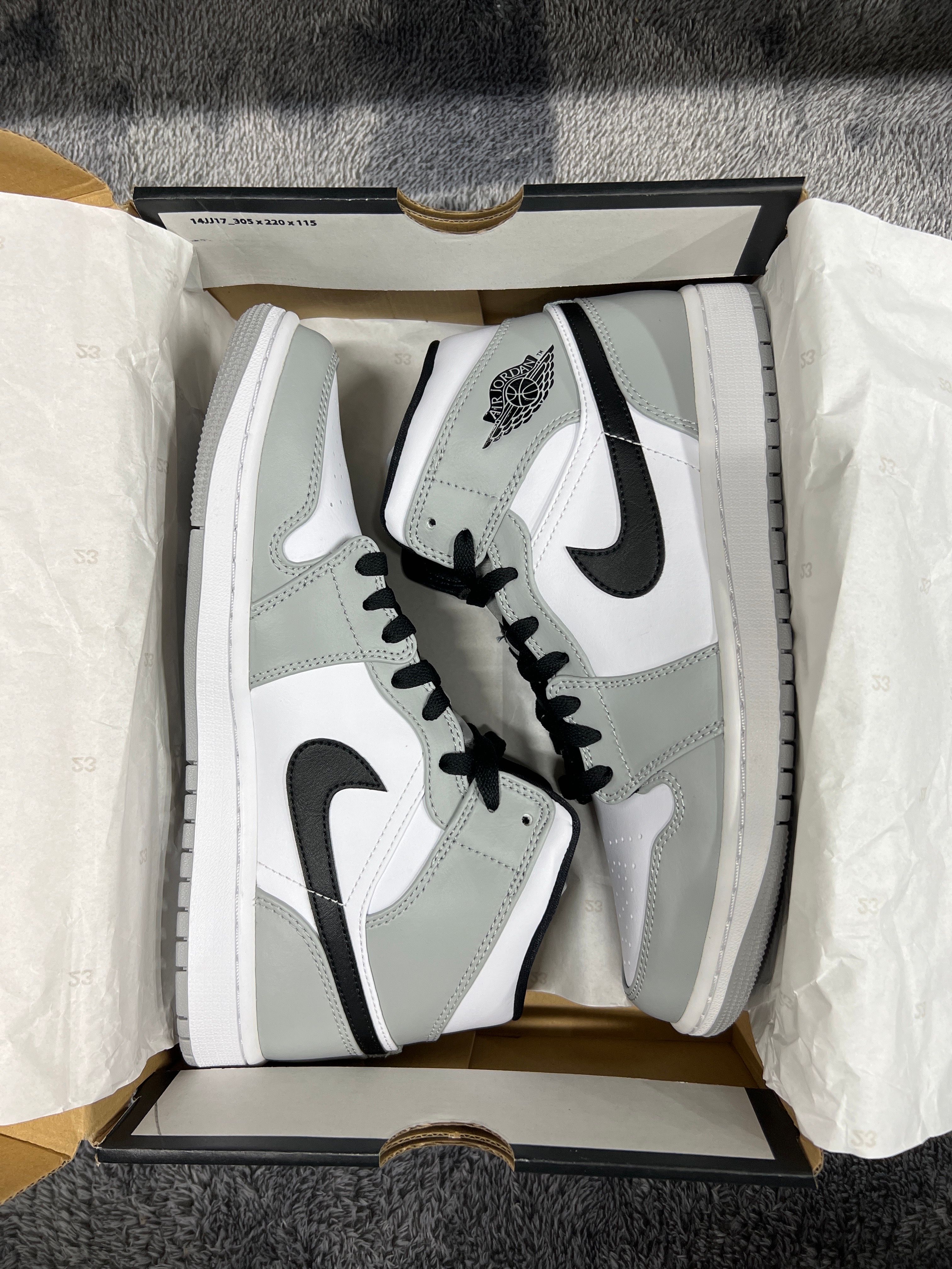 Nike Air Jordan 1 Mid "Light Smoke Grey/White/Black"