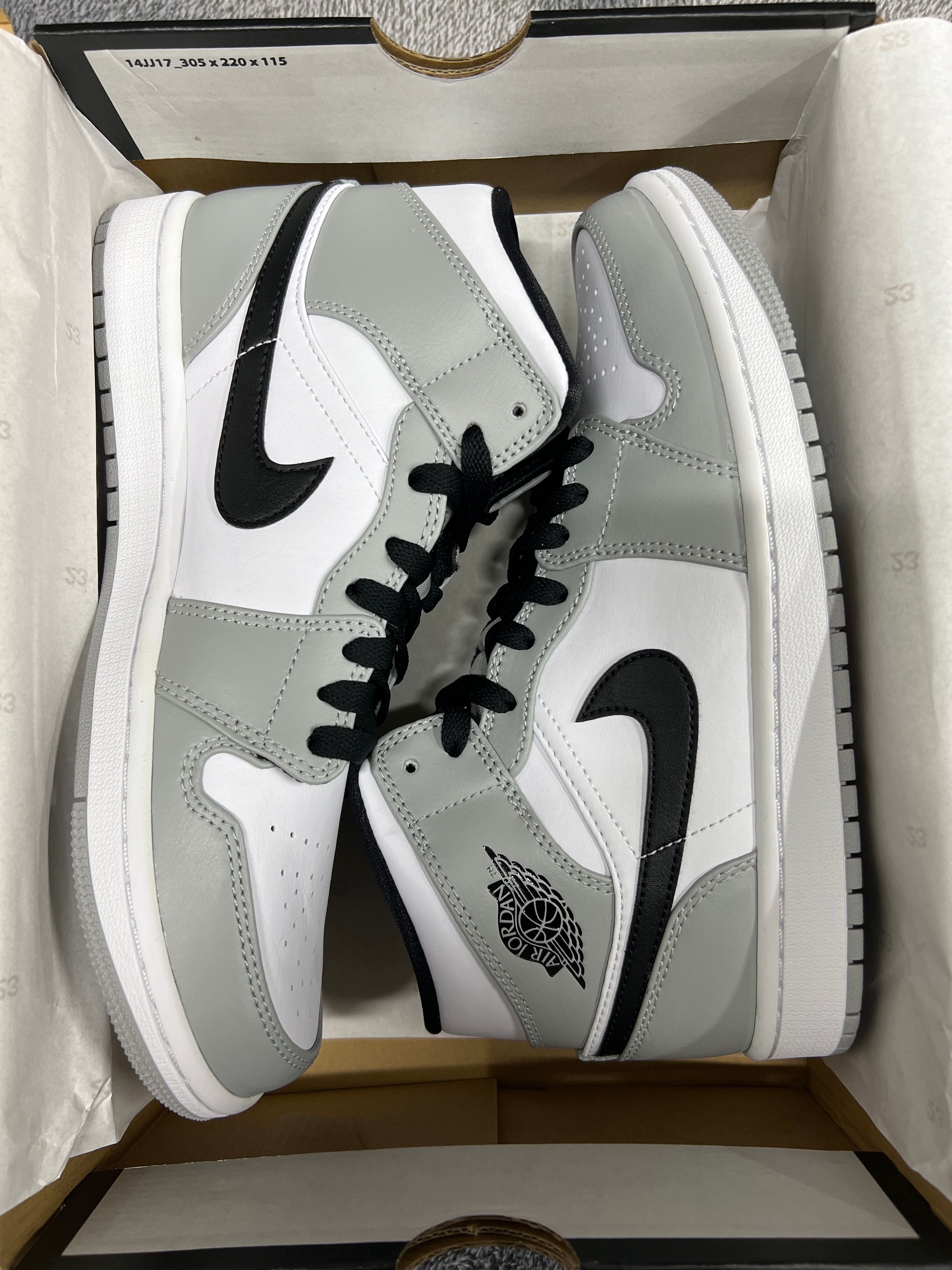 Nike Air Jordan 1 Mid "Light Smoke Grey/White/Black"