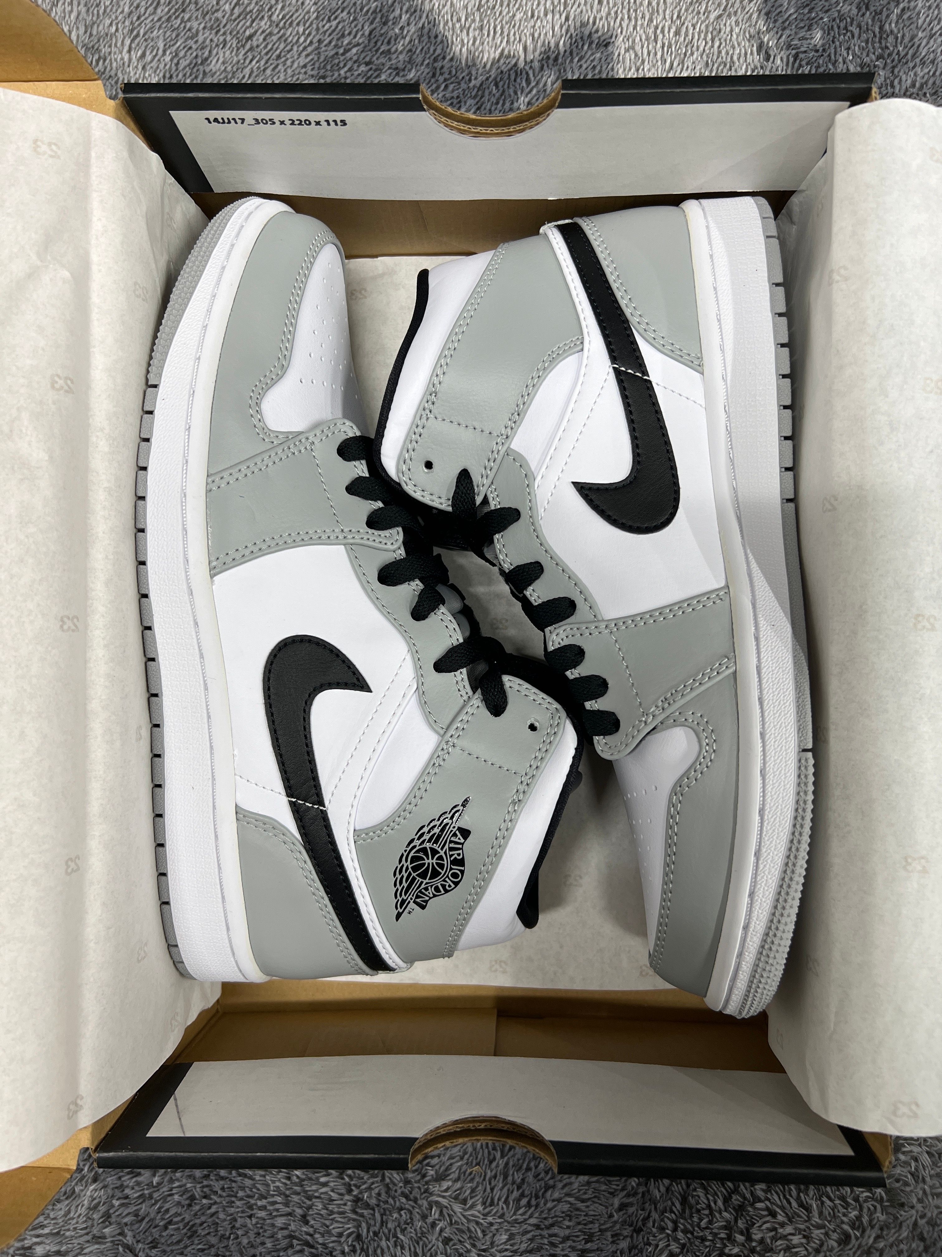 Nike Air Jordan 1 Mid "Light Smoke Grey/White/Black"