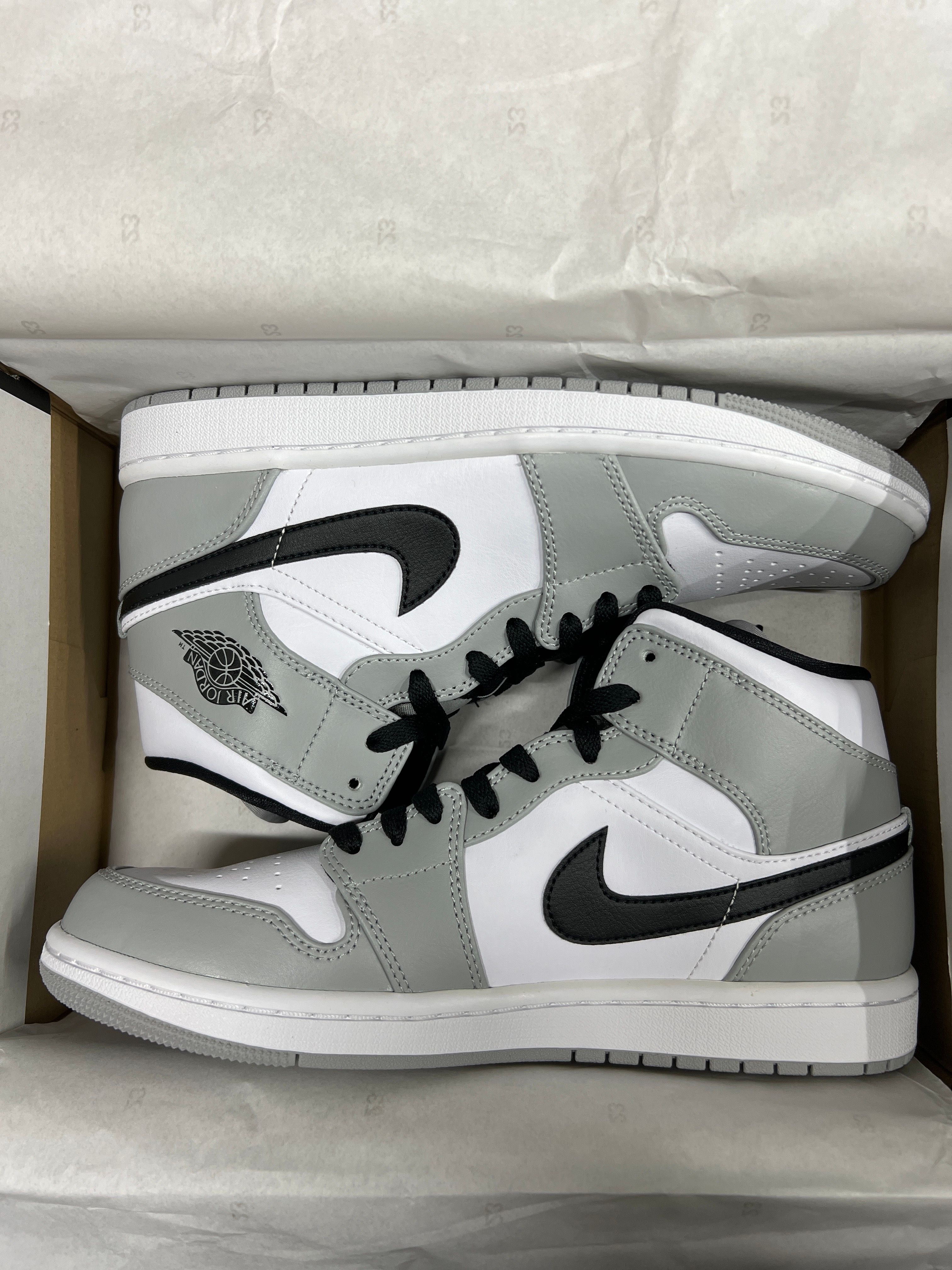 Nike Air Jordan 1 Mid "Light Smoke Grey/White/Black"