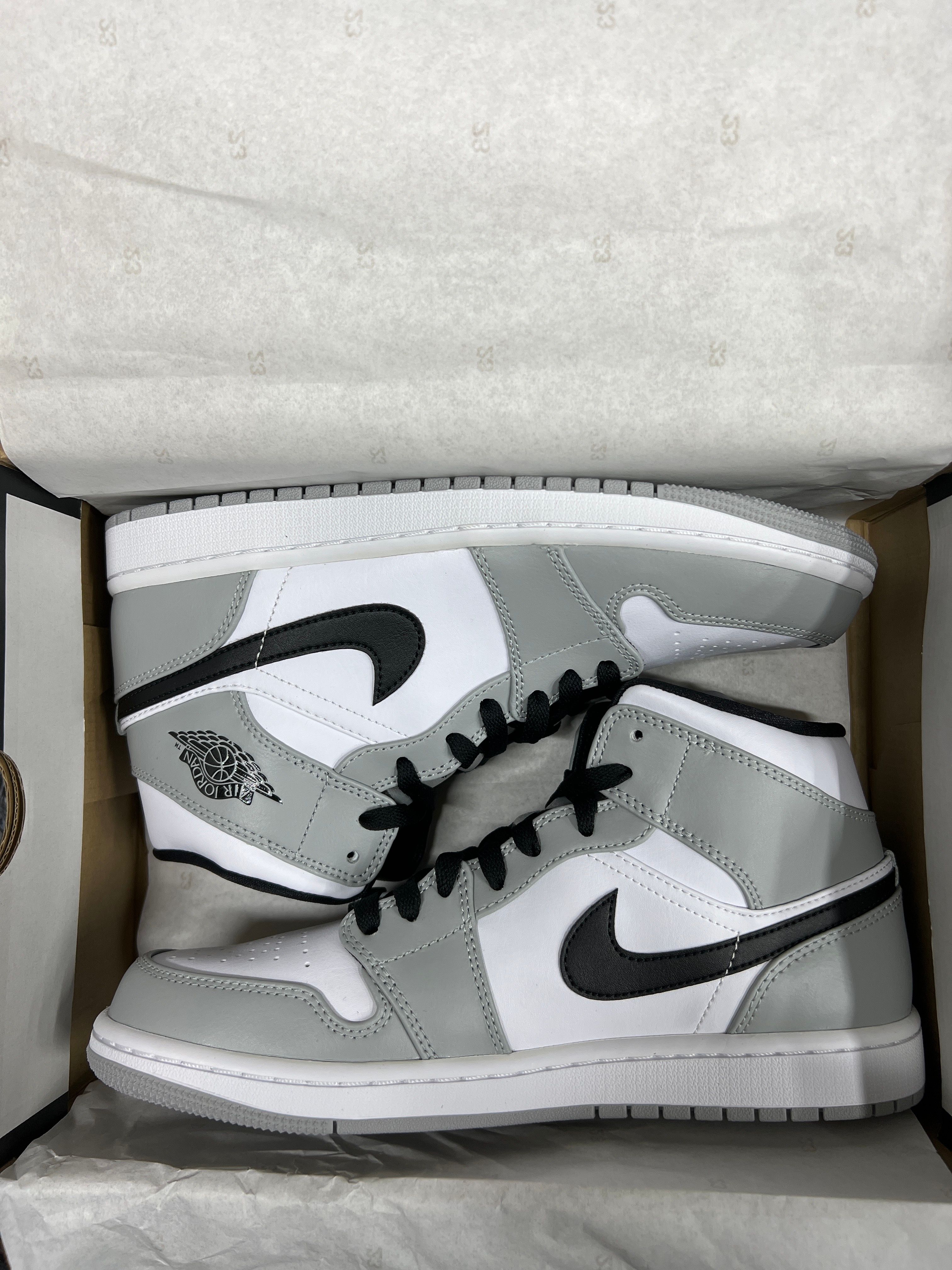 Nike Air Jordan 1 Mid "Light Smoke Grey/White/Black"