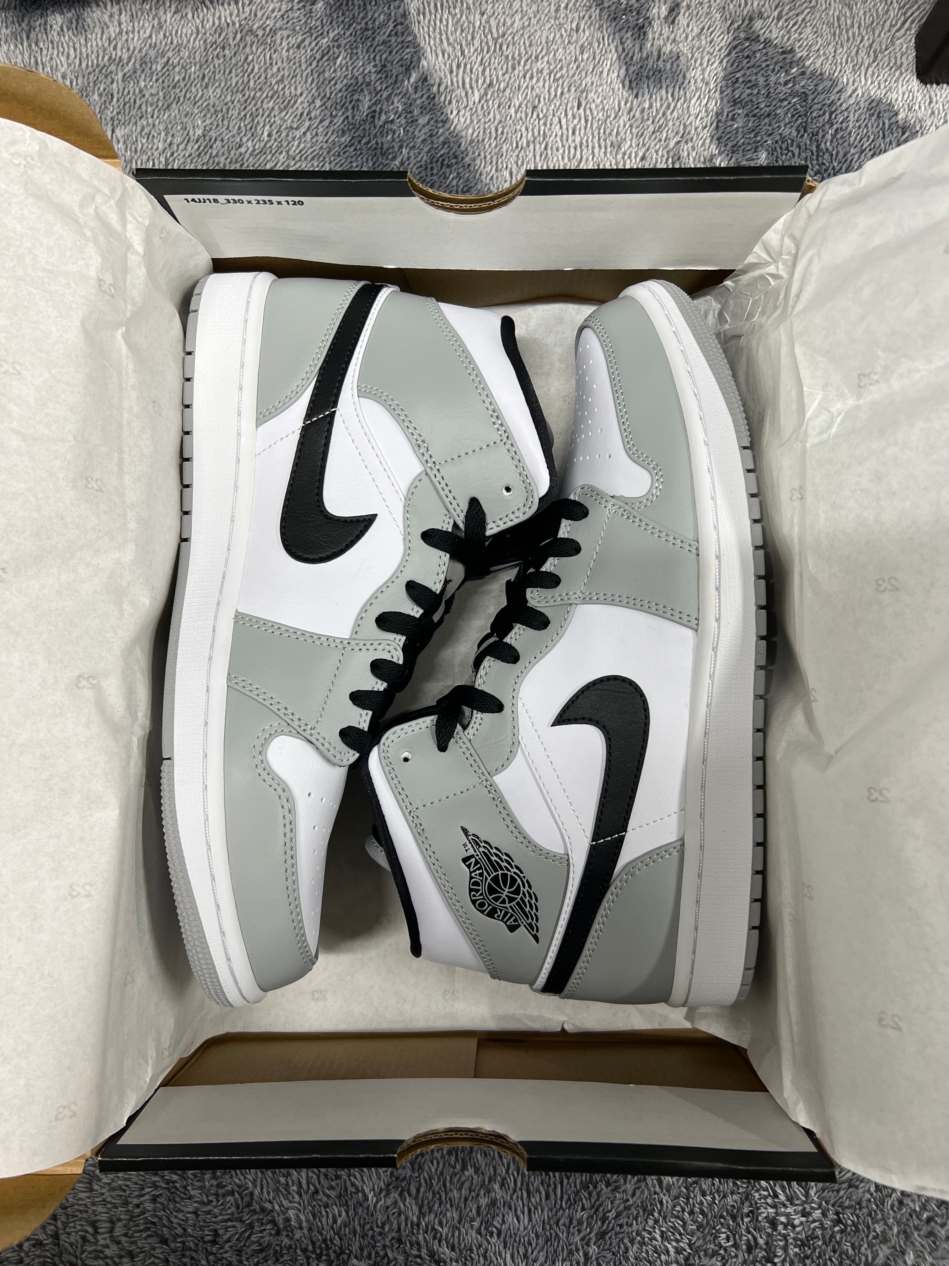 Nike Air Jordan 1 Mid "Light Smoke Grey/White/Black"