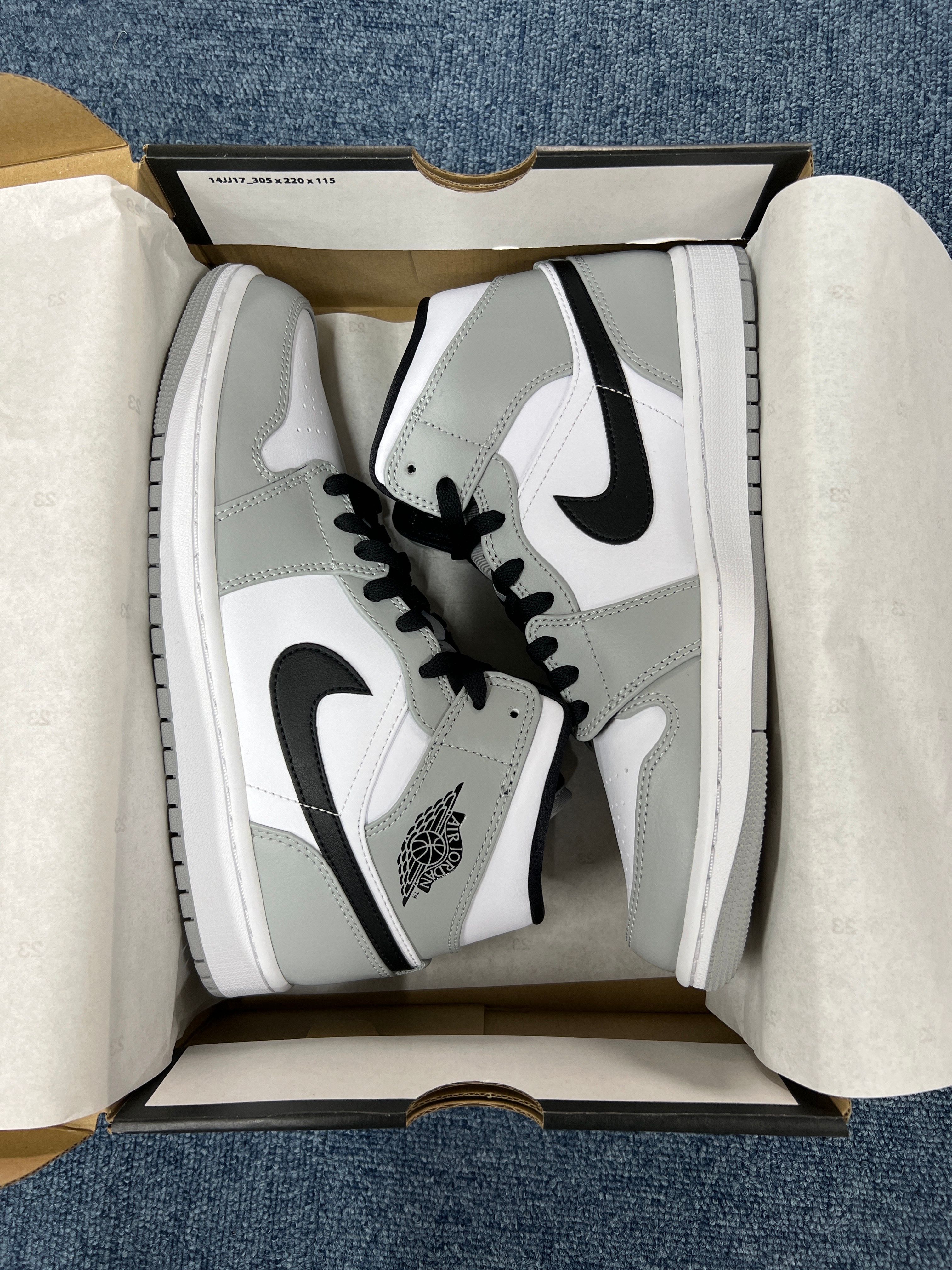 Nike Air Jordan 1 Mid "Light Smoke Grey/White/Black"