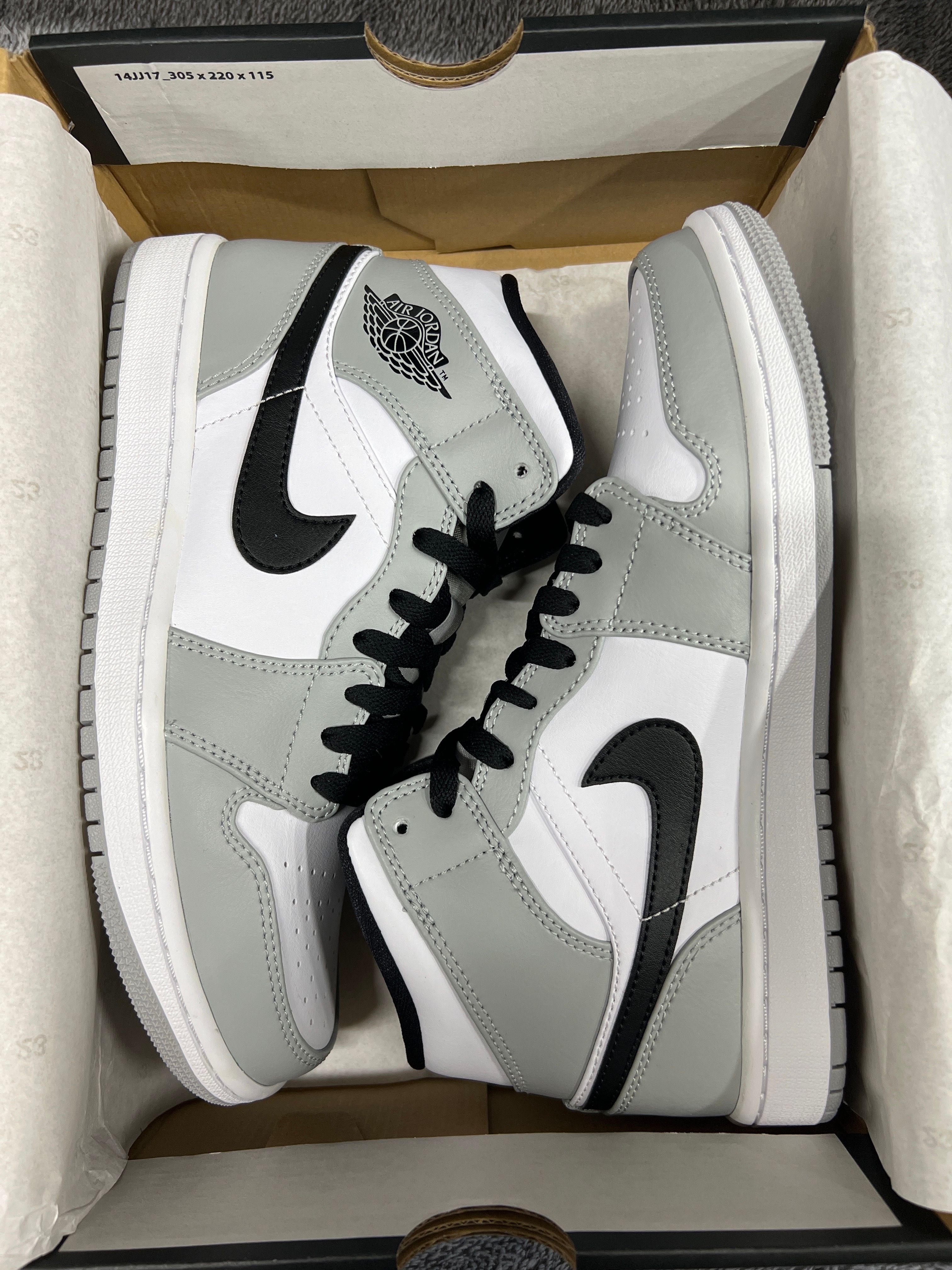 Nike Air Jordan 1 Mid "Light Smoke Grey/White/Black"