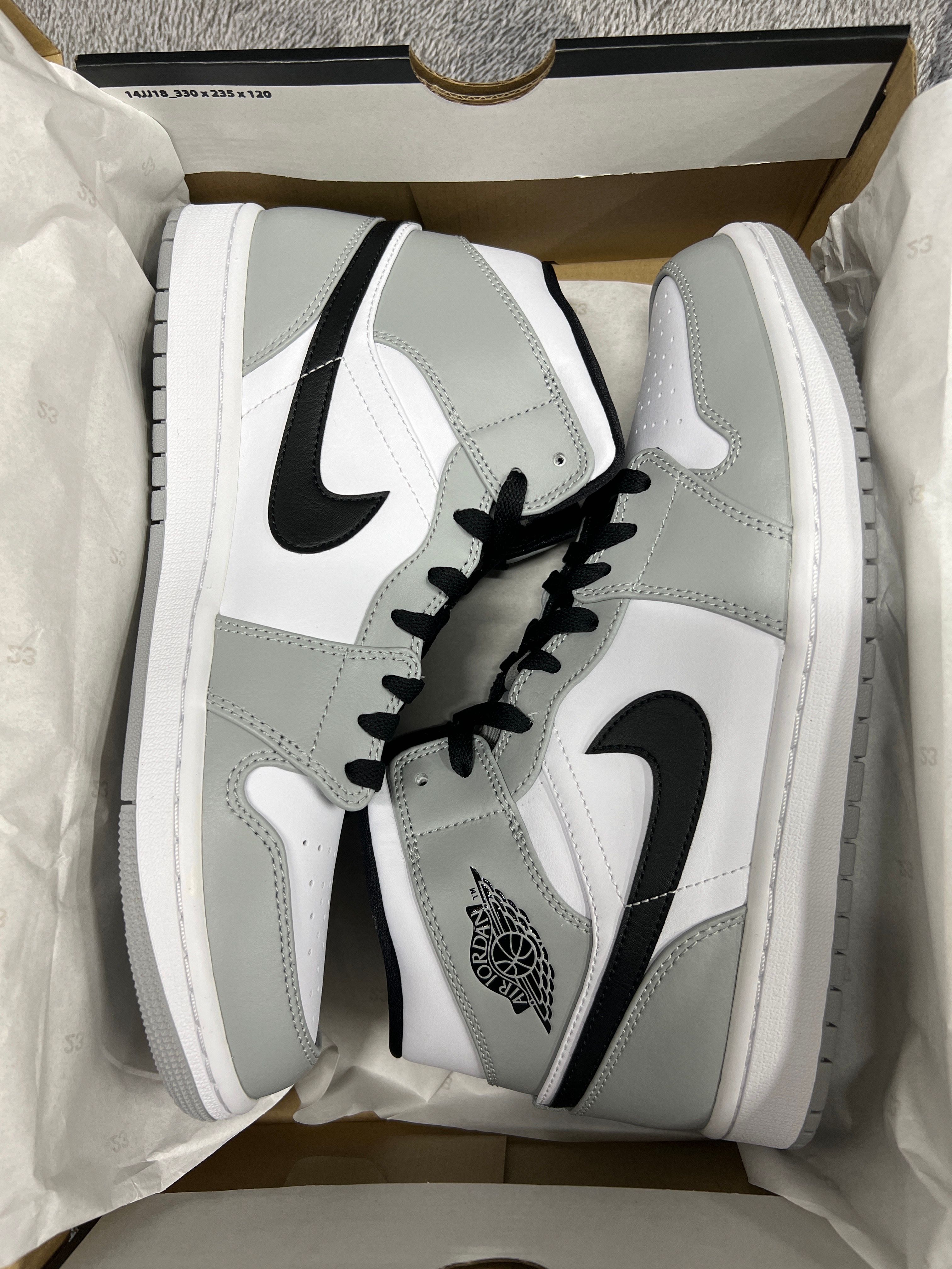 Nike Air Jordan 1 Mid "Light Smoke Grey/White/Black"