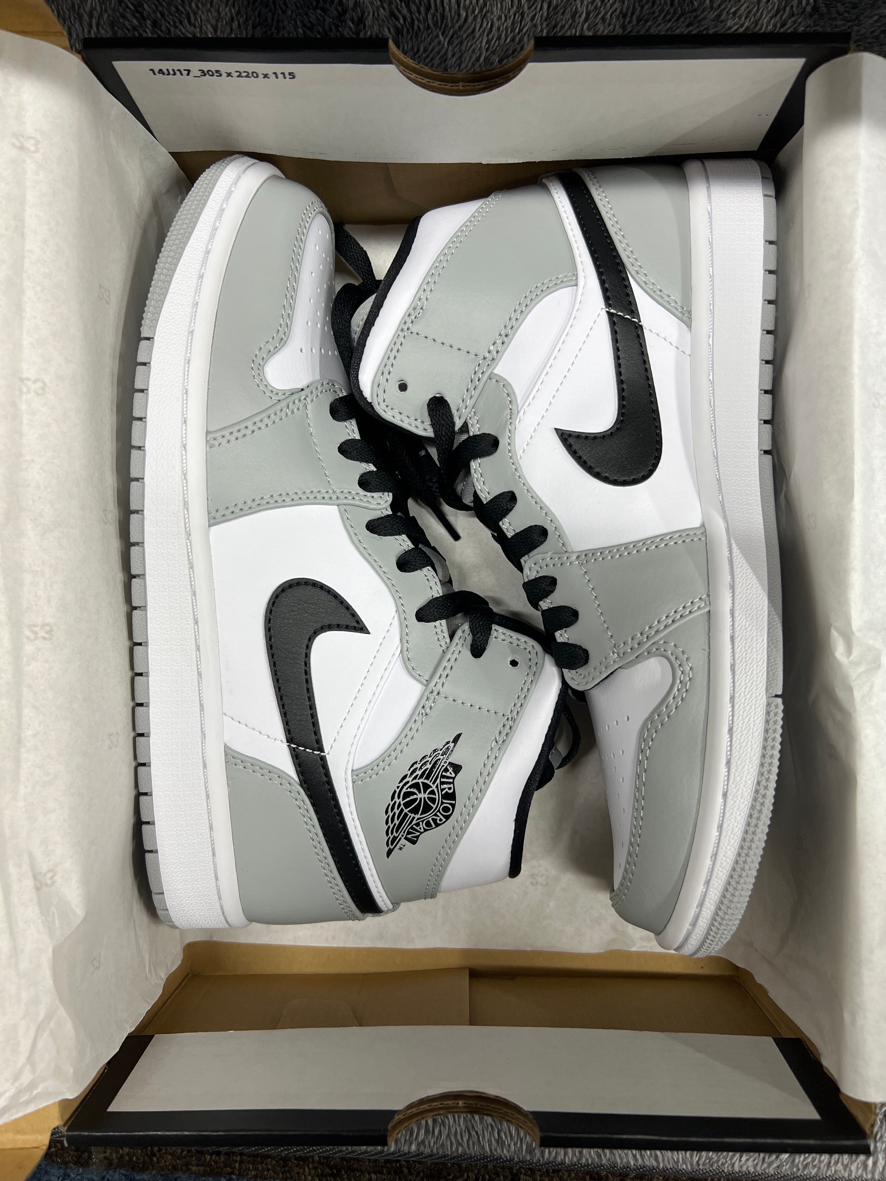 Nike Air Jordan 1 Mid "Light Smoke Grey/White/Black"