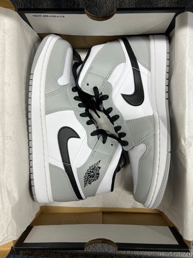Nike Air Jordan 1 Mid "Light Smoke Grey/White/Black"