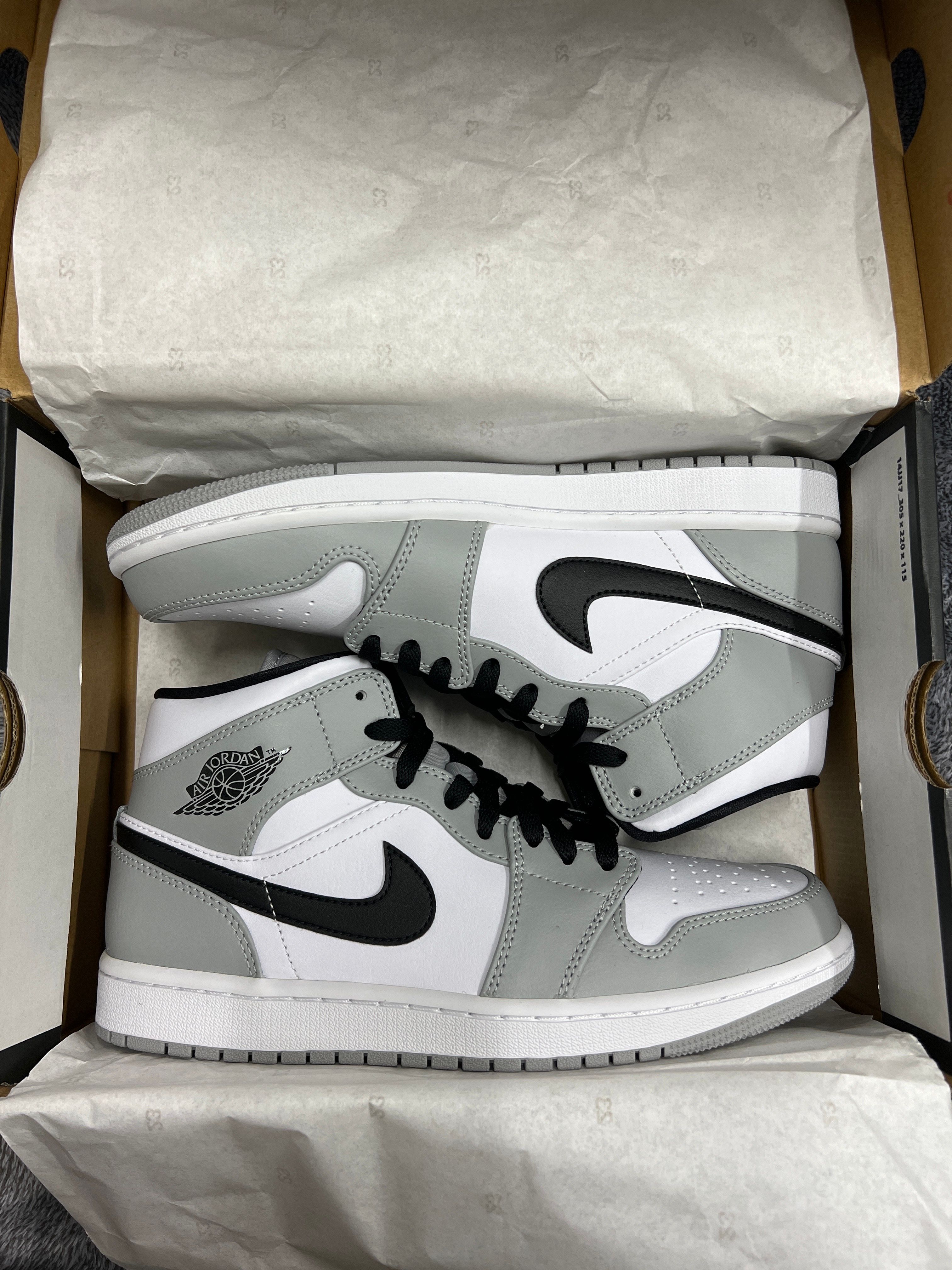 Nike Air Jordan 1 Mid "Light Smoke Grey/White/Black"
