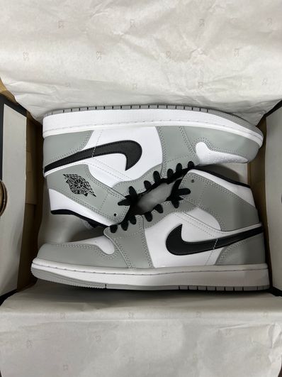 Nike Air Jordan 1 Mid "Light Smoke Grey/White/Black"