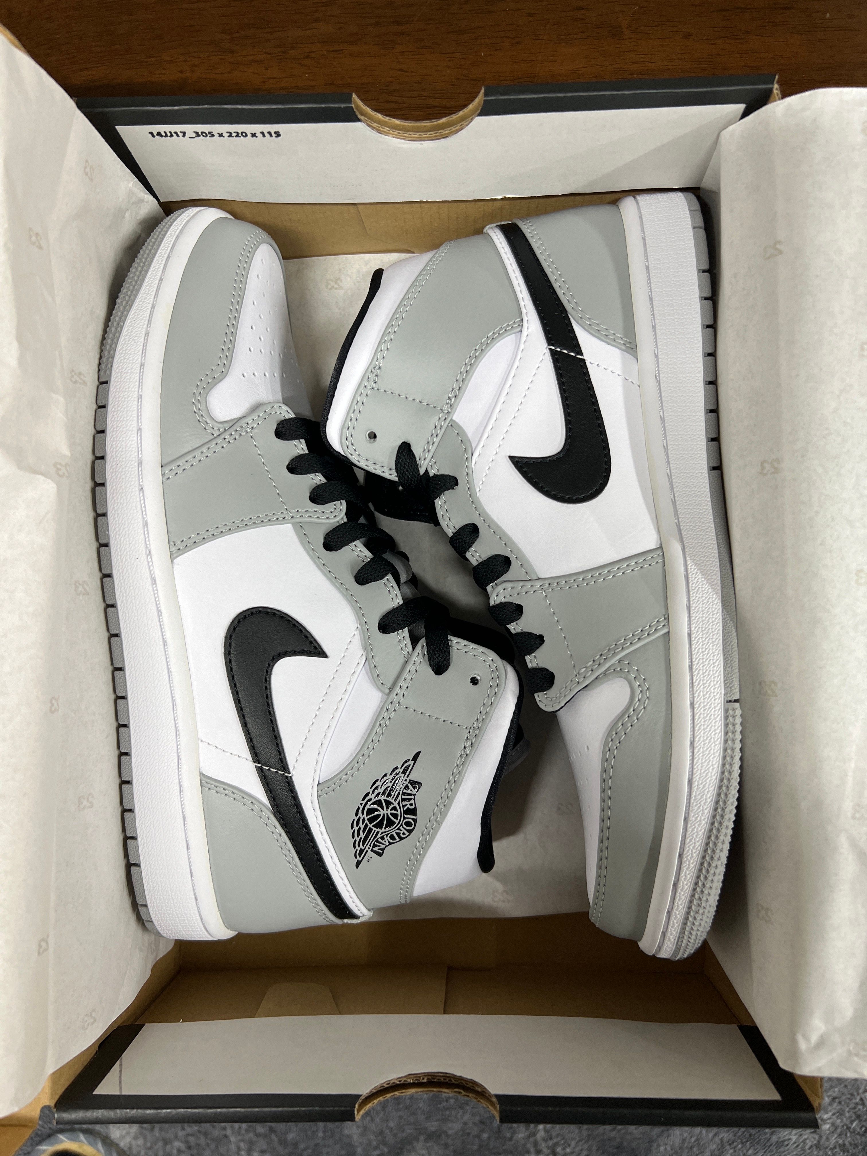 Nike Air Jordan 1 Mid "Light Smoke Grey/White/Black"