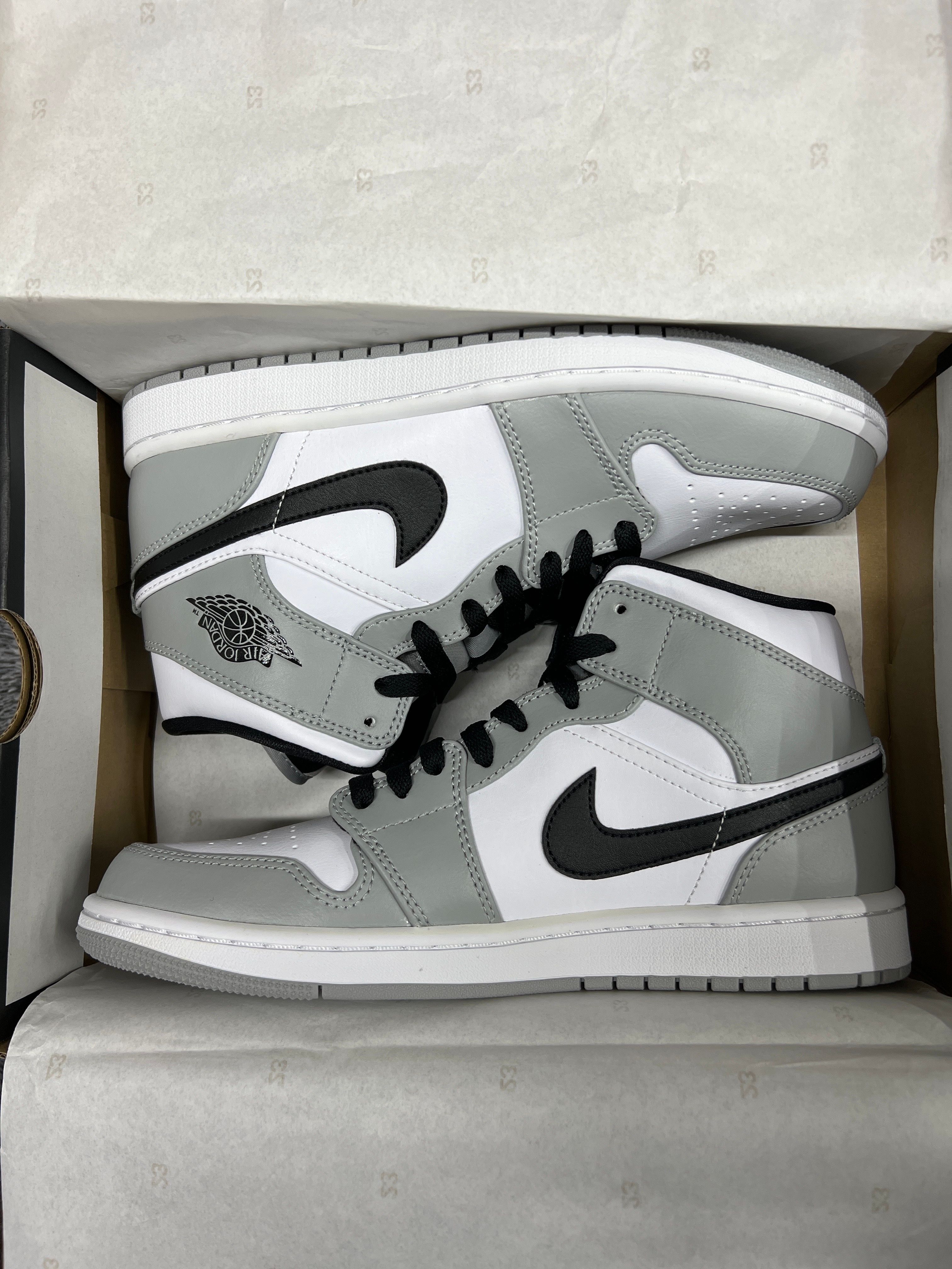 Nike Air Jordan 1 Mid "Light Smoke Grey/White/Black"