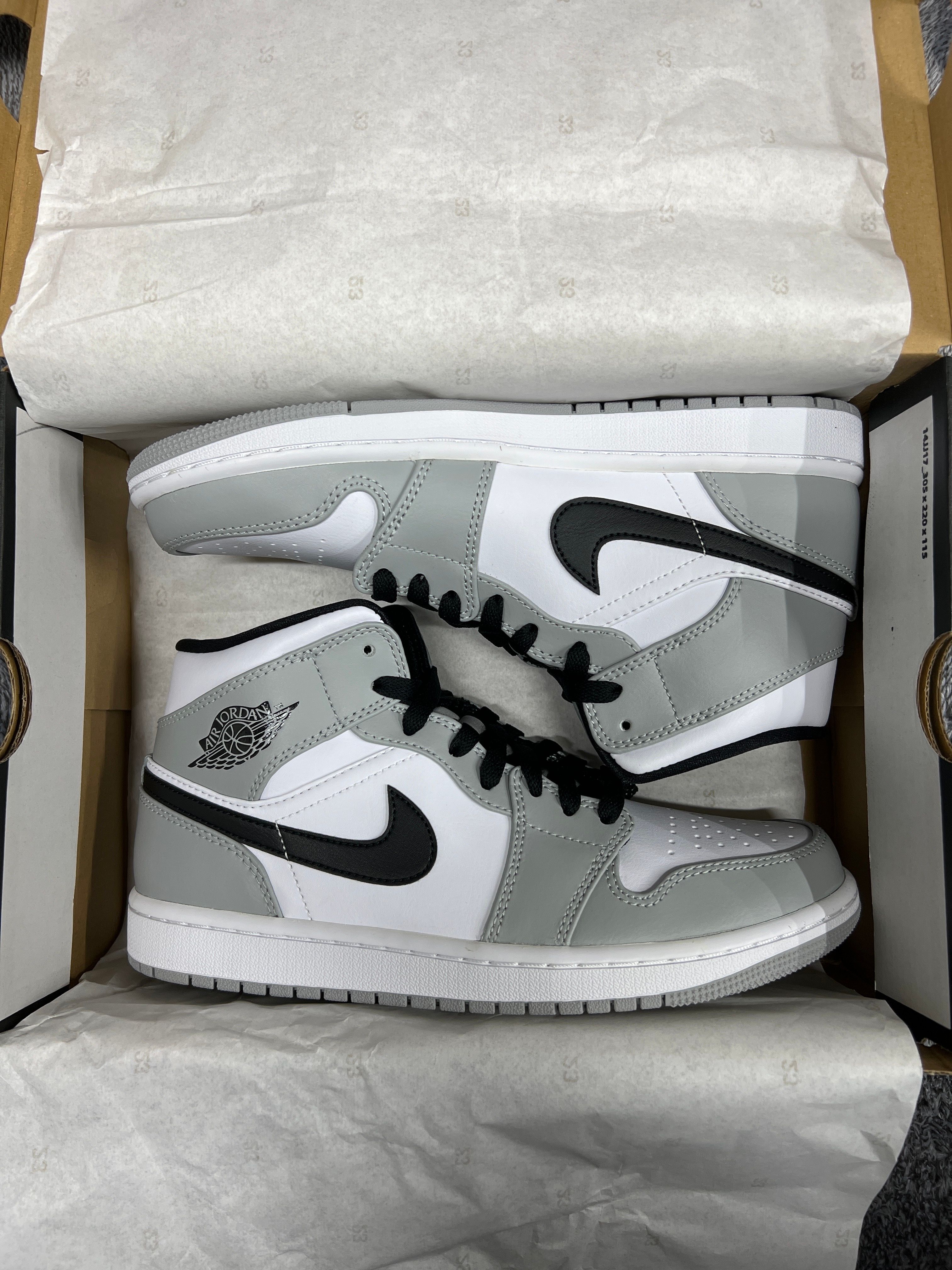 Nike Air Jordan 1 Mid "Light Smoke Grey/White/Black"