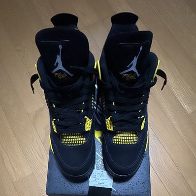 Nike Air Jordan 4 Retro "Thunder"(2023)