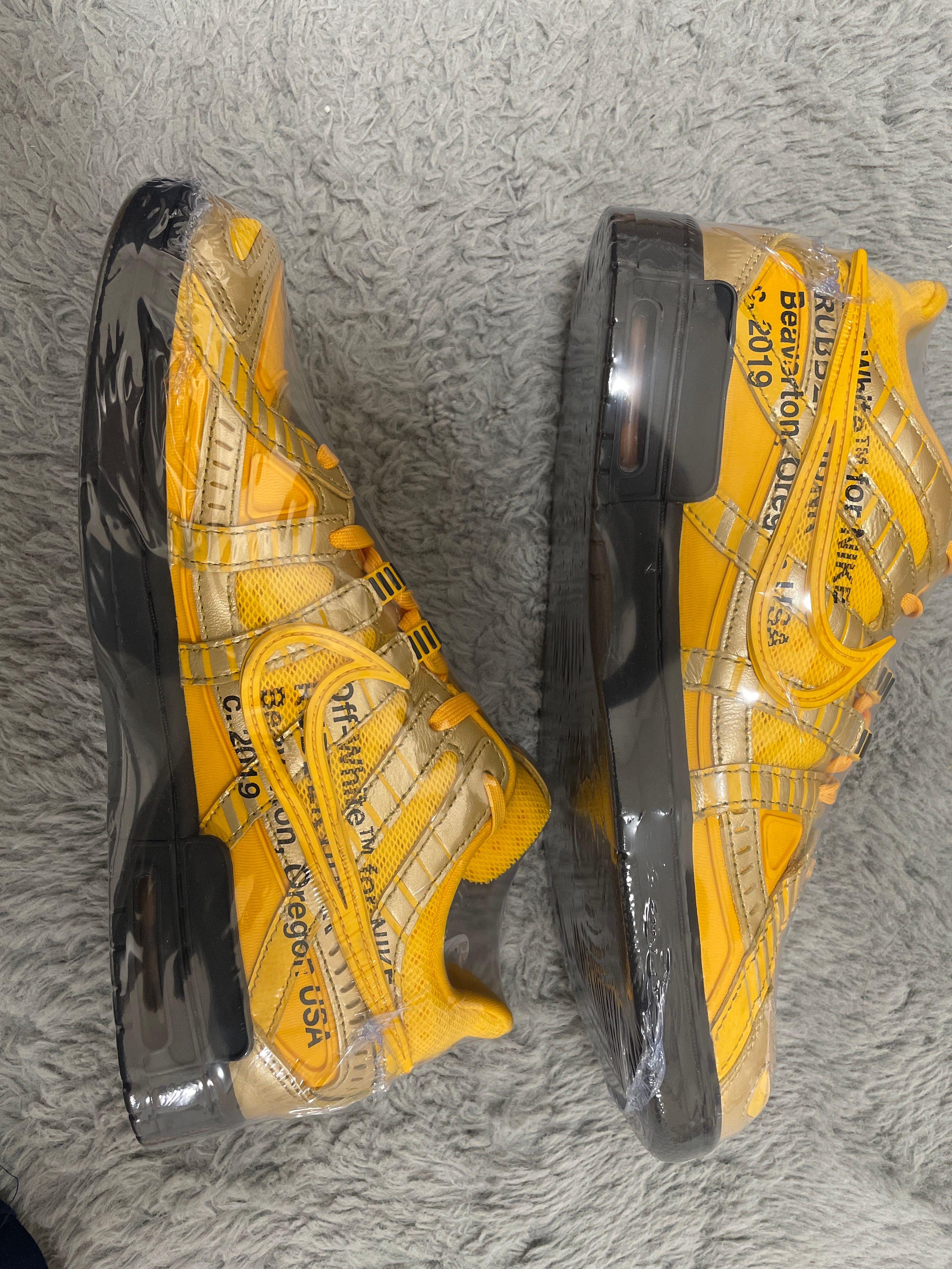 Off-White × Nike Air Rubber Dunk "University Gold"