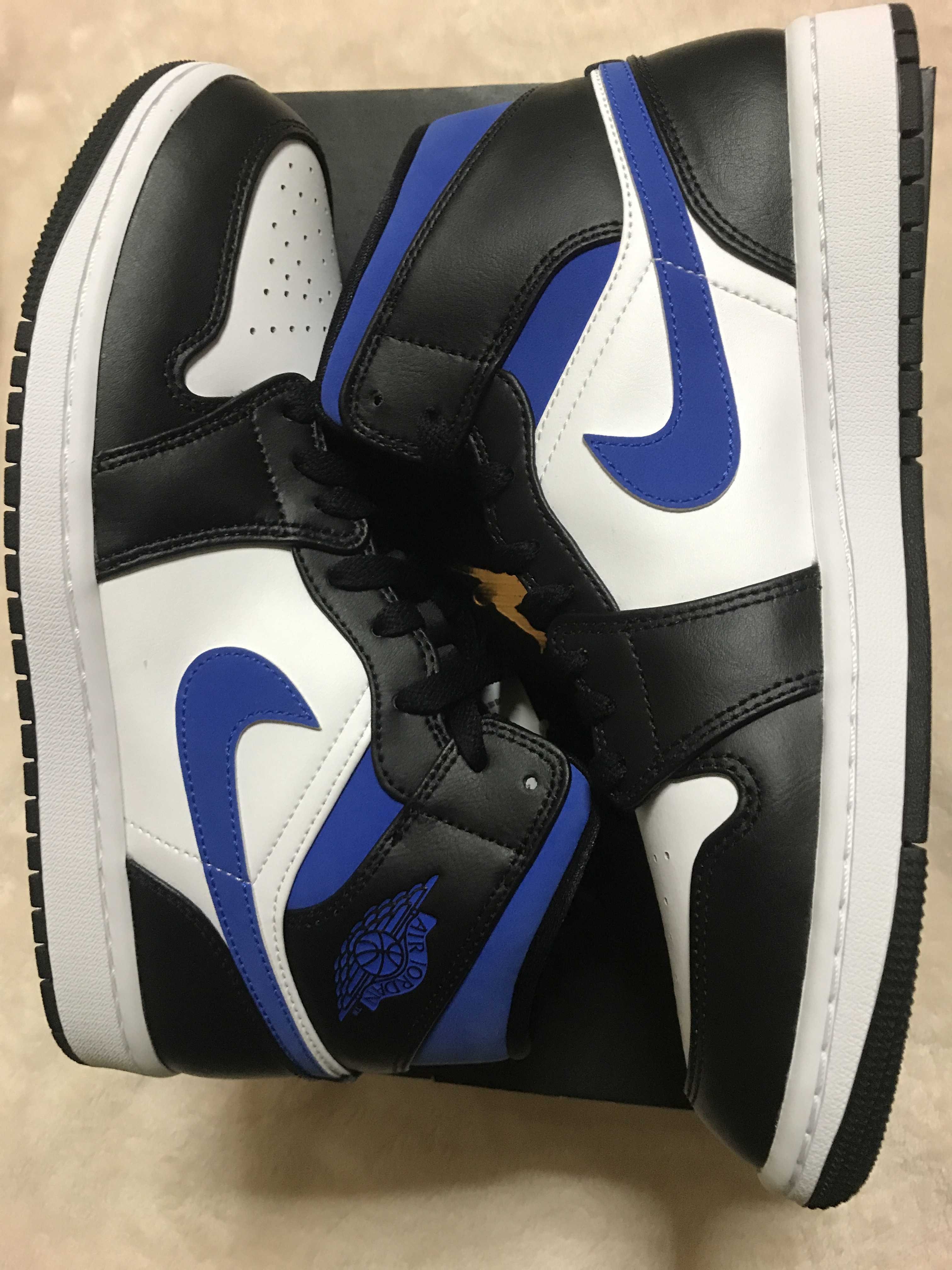 Nike Air Jordan 1 Mid "Royal"