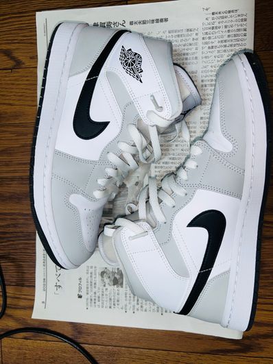 Nike Wmns Air Jordan 1 Mid