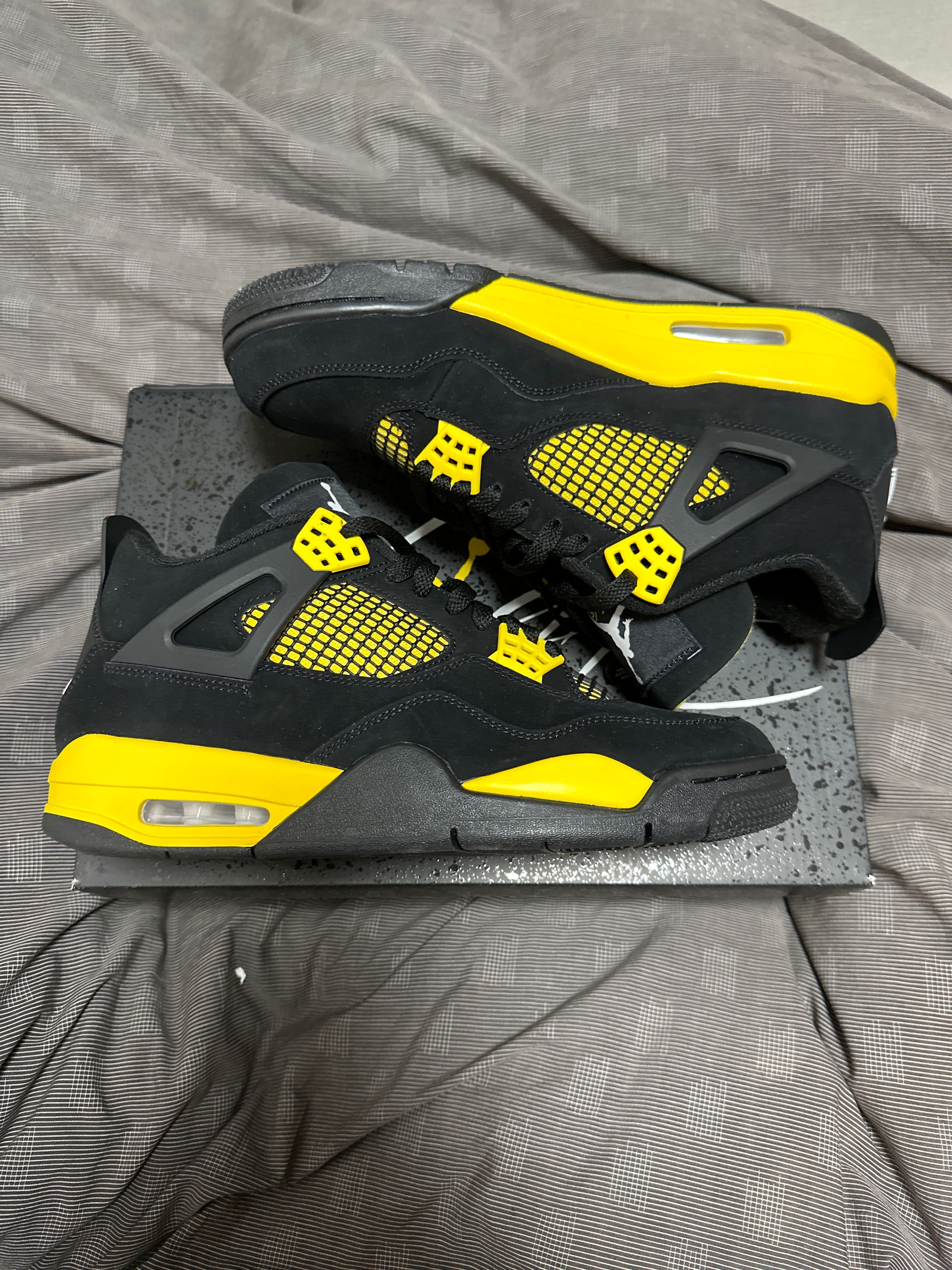 Nike Air Jordan 4 Retro "Thunder"(2023)