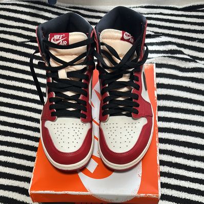 Nike Air Jordan 1 High OG "Lost & Found/Chicago"
