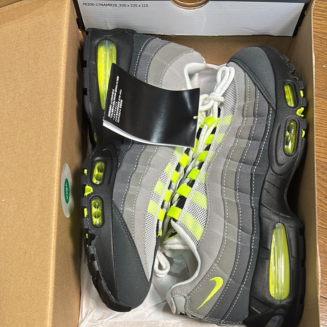 ナイキ エアマックス95 OG ビッグバブル "ネオンイエロー/イエローグラデ"