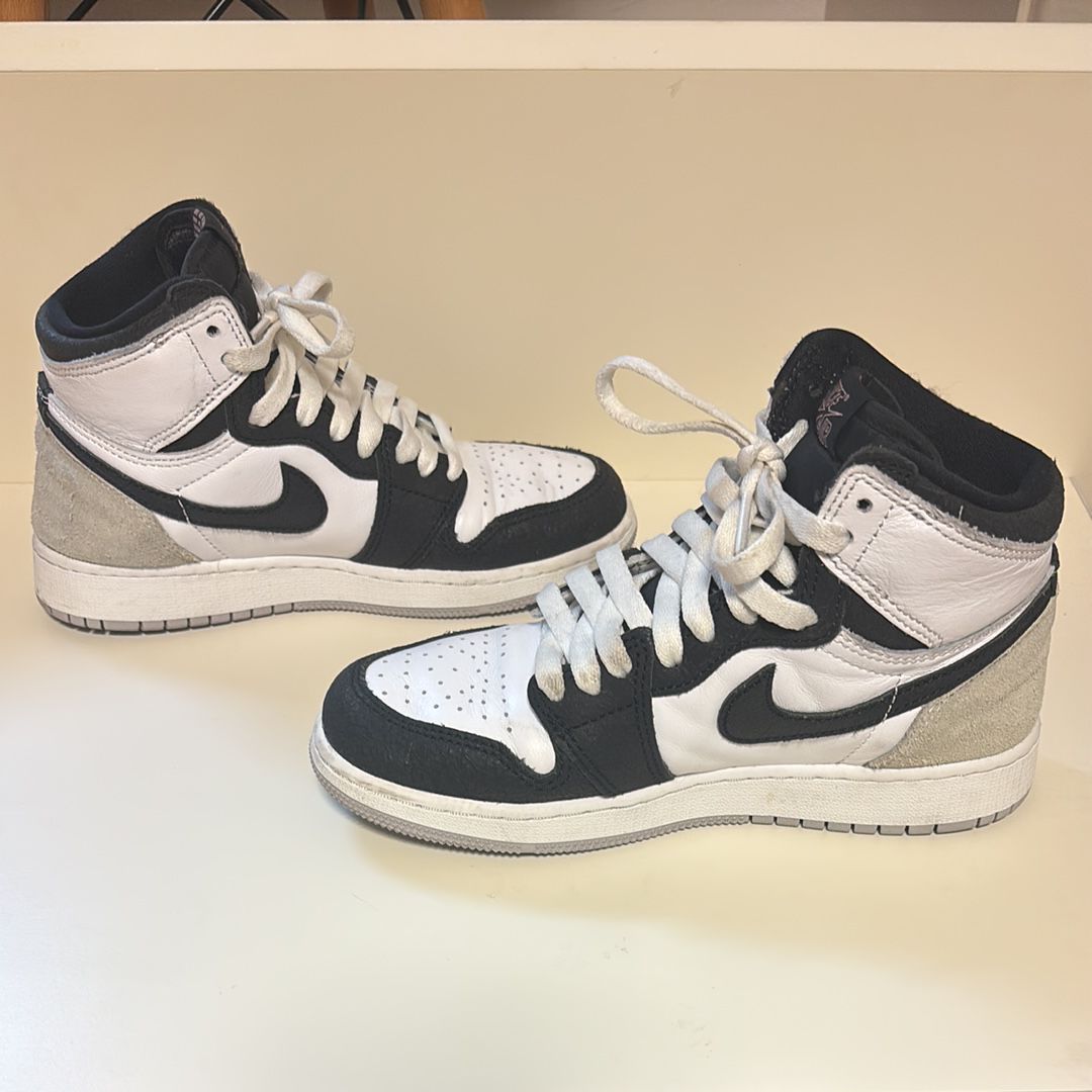 Nike GS Air Jordan 1 High OG "Bleached Coral"