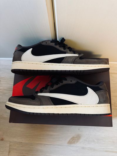 Travis Scott × Nike Air Jordan 1 Low OG SP-T "Black/Dark Mocha"
