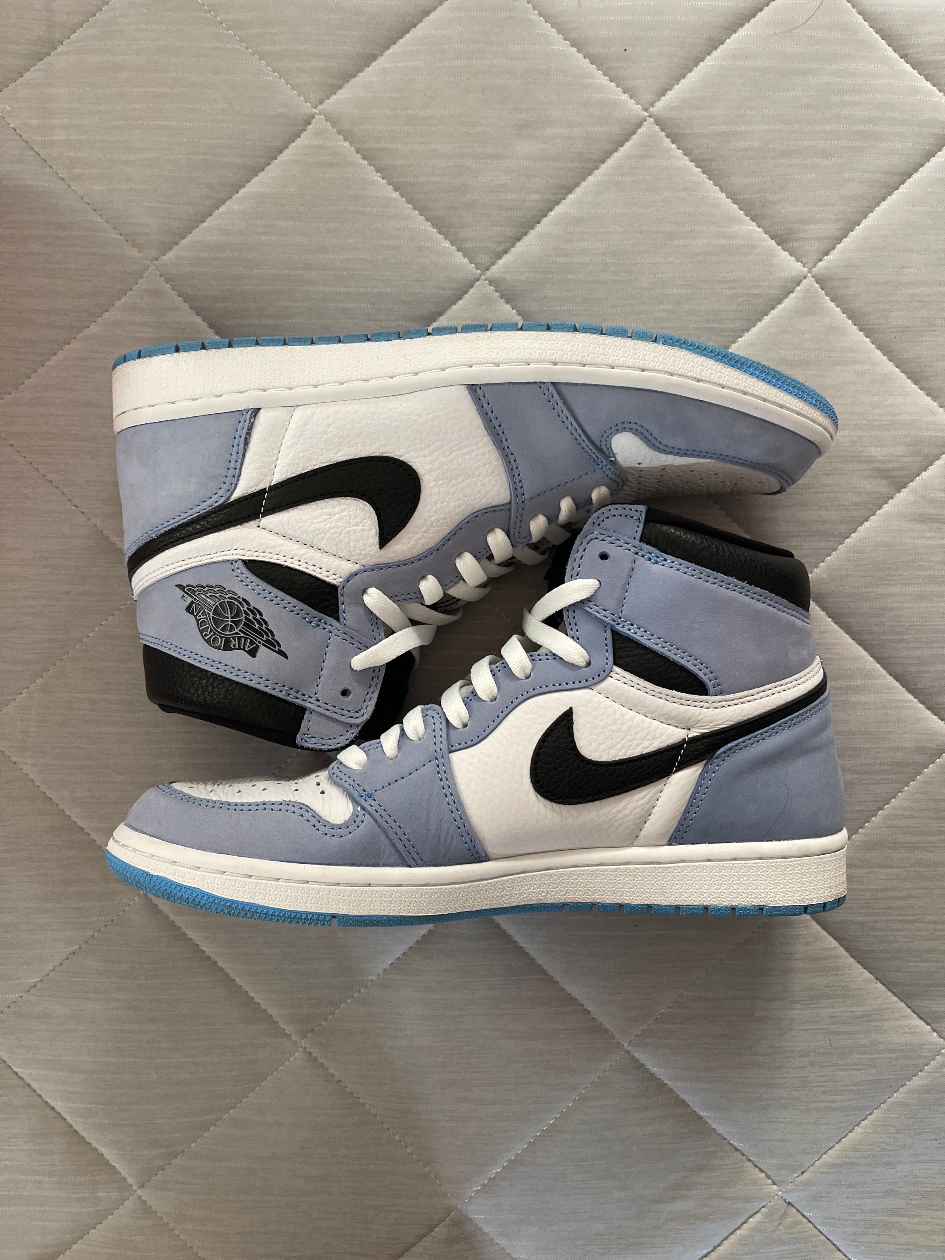 Nike Air Jordan 1 High OG "University Blue"