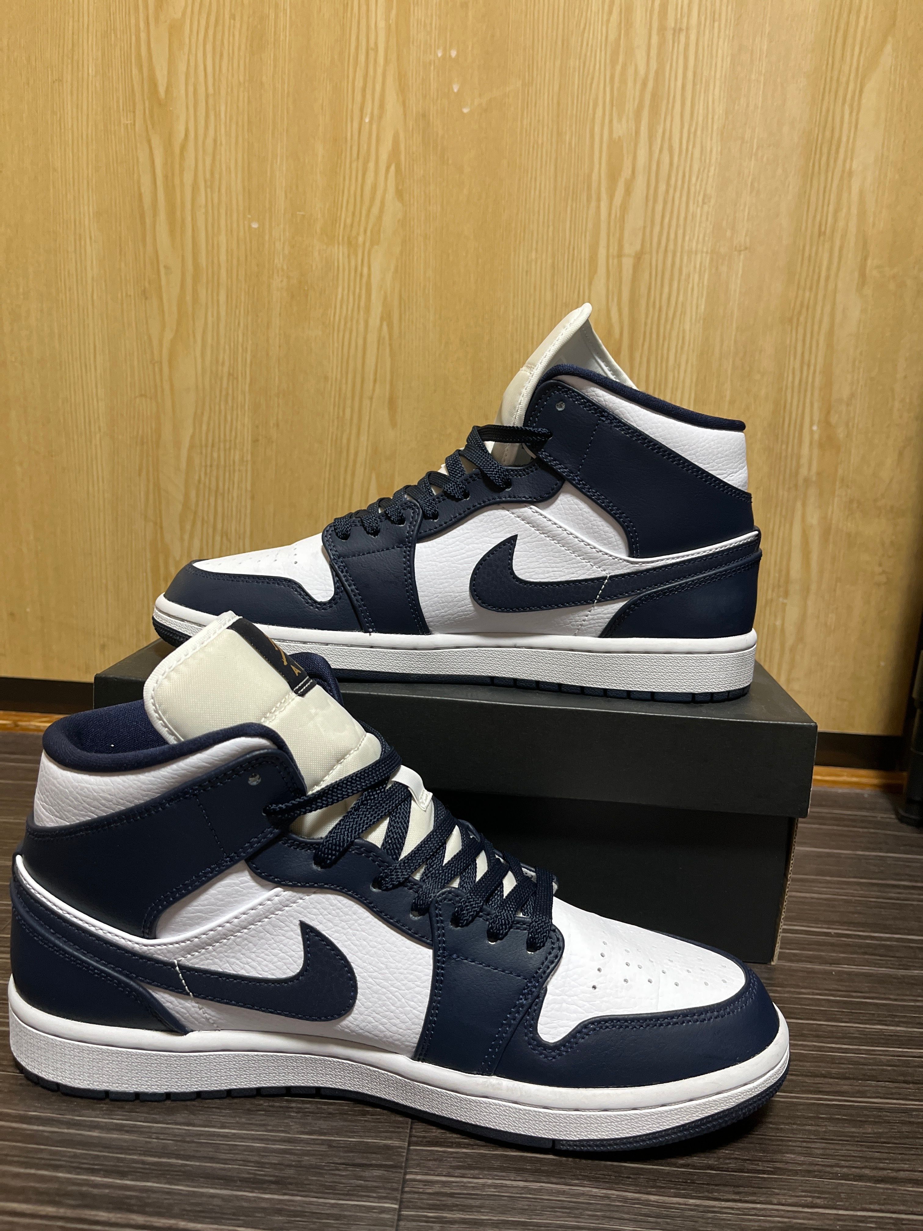 Nike Air Jordan 1 Mid "White Metallic Gold Obsidian"