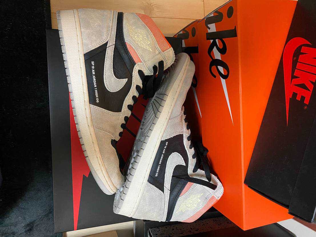 Nike Air Jordan 1 RETRO High OG "Hyper Crimson"