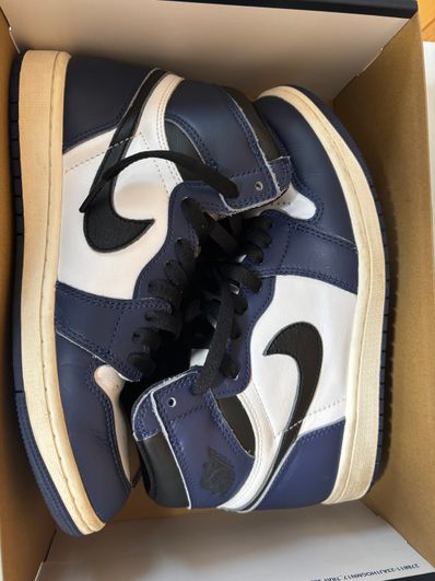 Nike Air Jordan 1 Retro High OG "Midnight Navy"