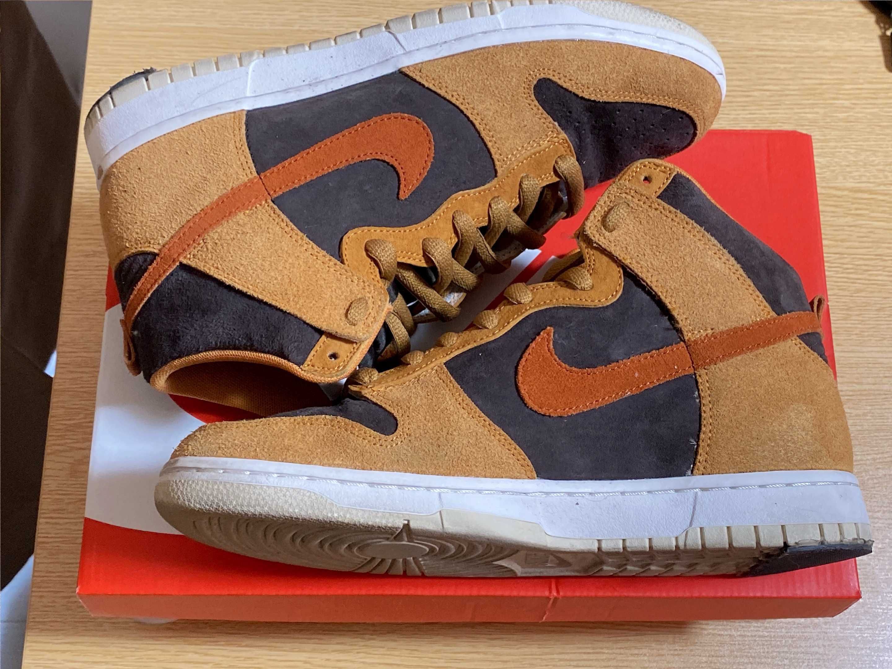 NIKE DUNK HIGH PRM "DARK CURRY"