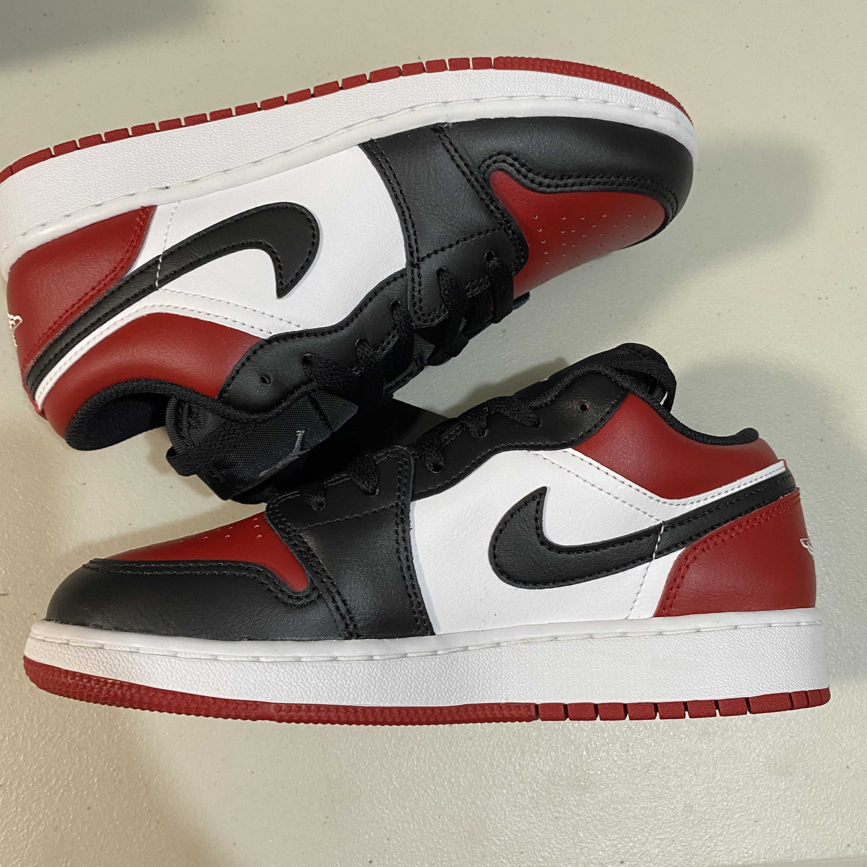 Nike GS Air Jordan 1 Low "Bred Toe"