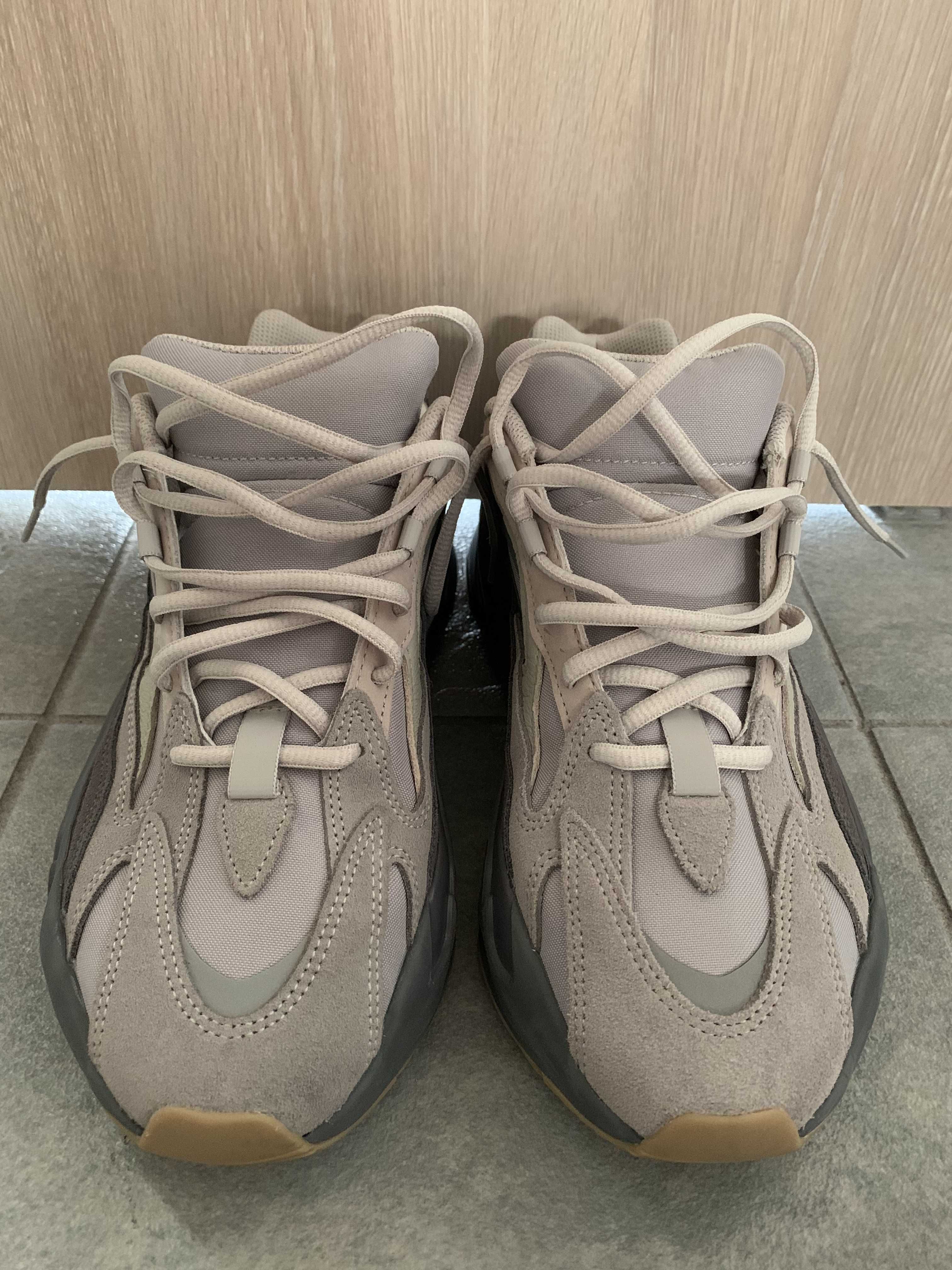 adidas YEEZY Boost 700 V2 "Tephra"