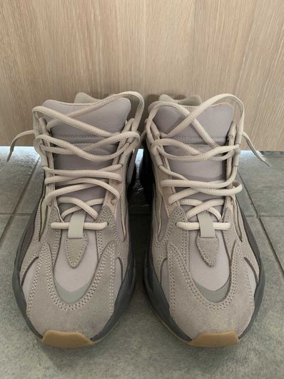 adidas YEEZY Boost 700 V2 "Tephra"