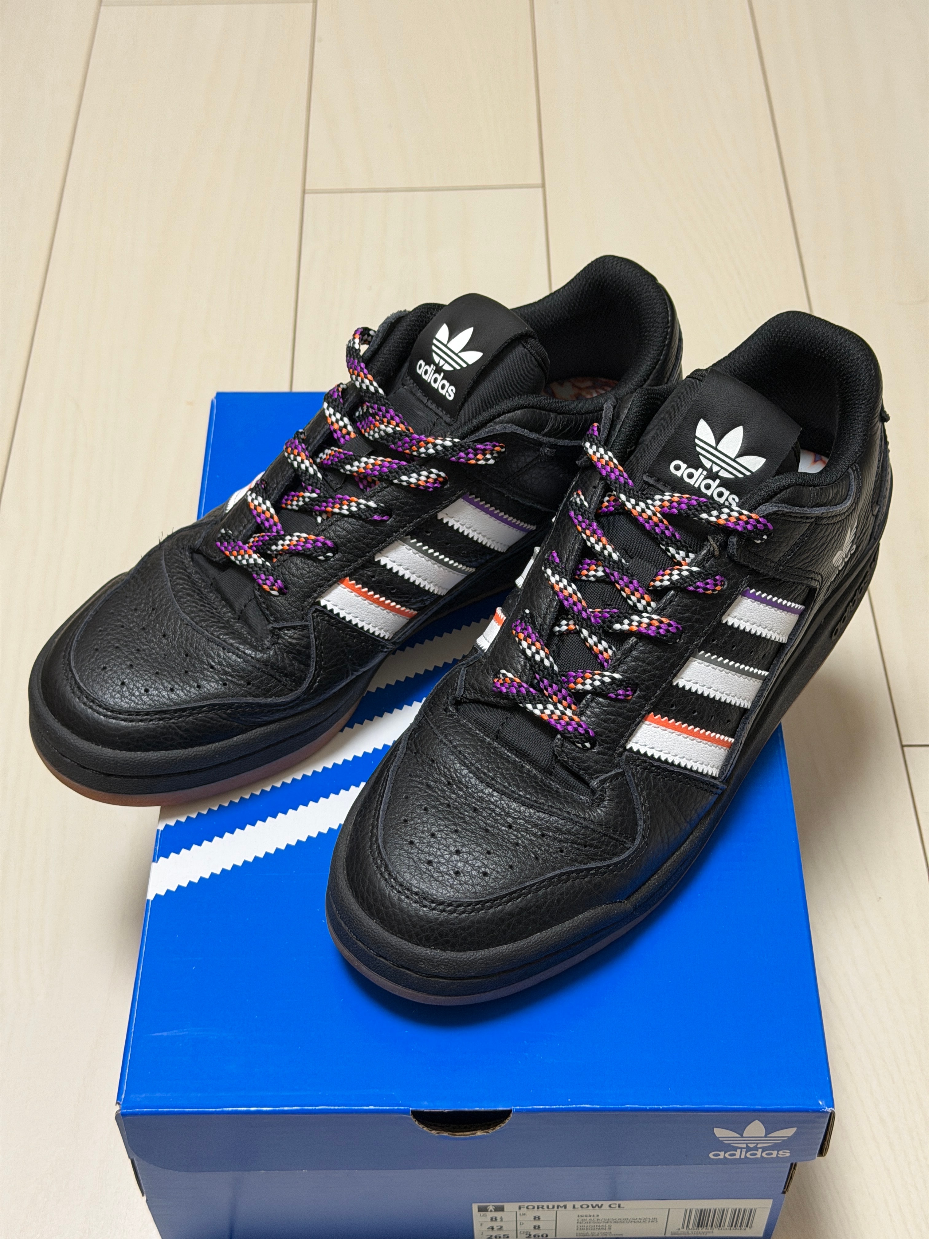 アディダス フォーラム ロー CL "コアブラック/セミソーラーオレンジ/ショックパープル"