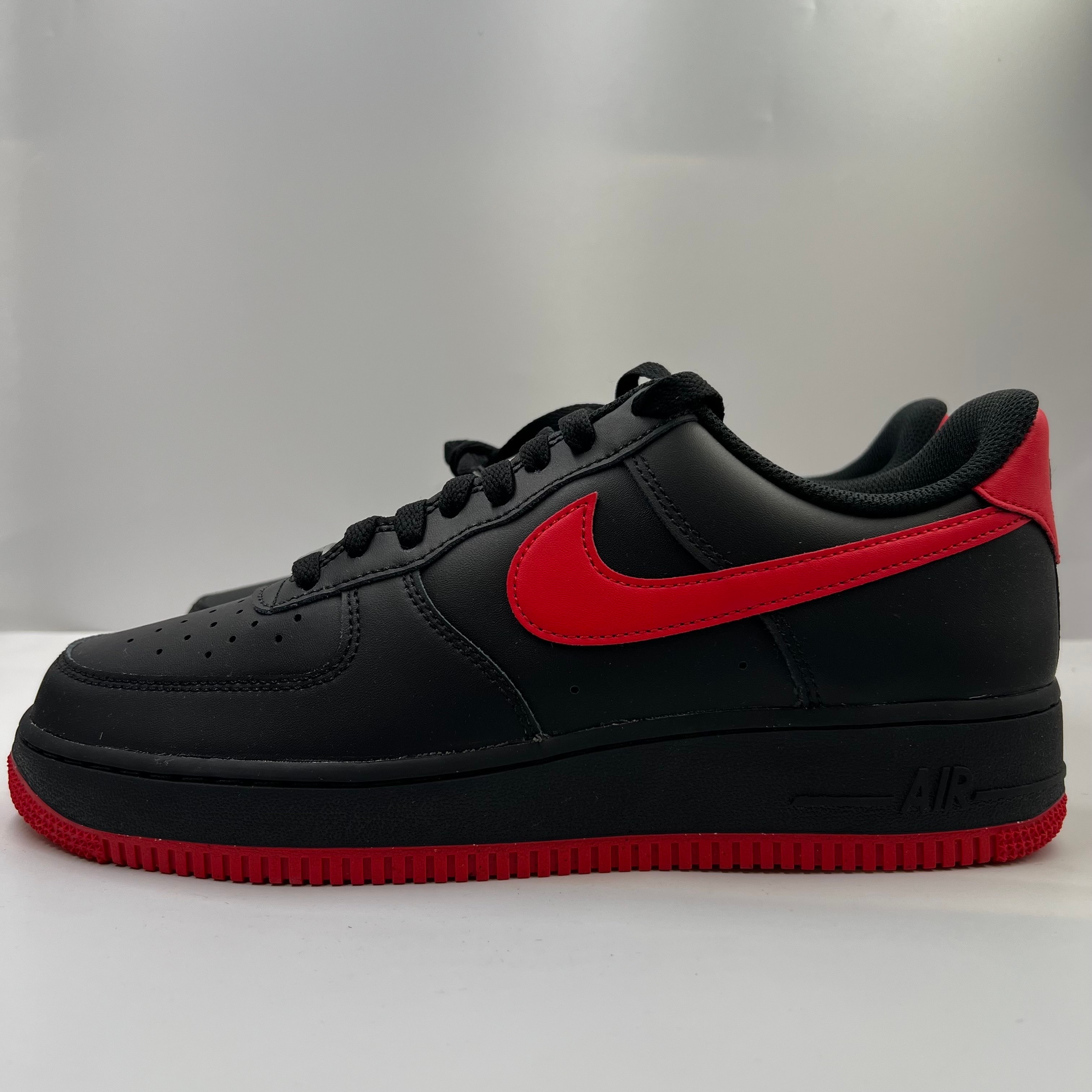 Nike Air Force 1 Low "Black/Black/University Red"