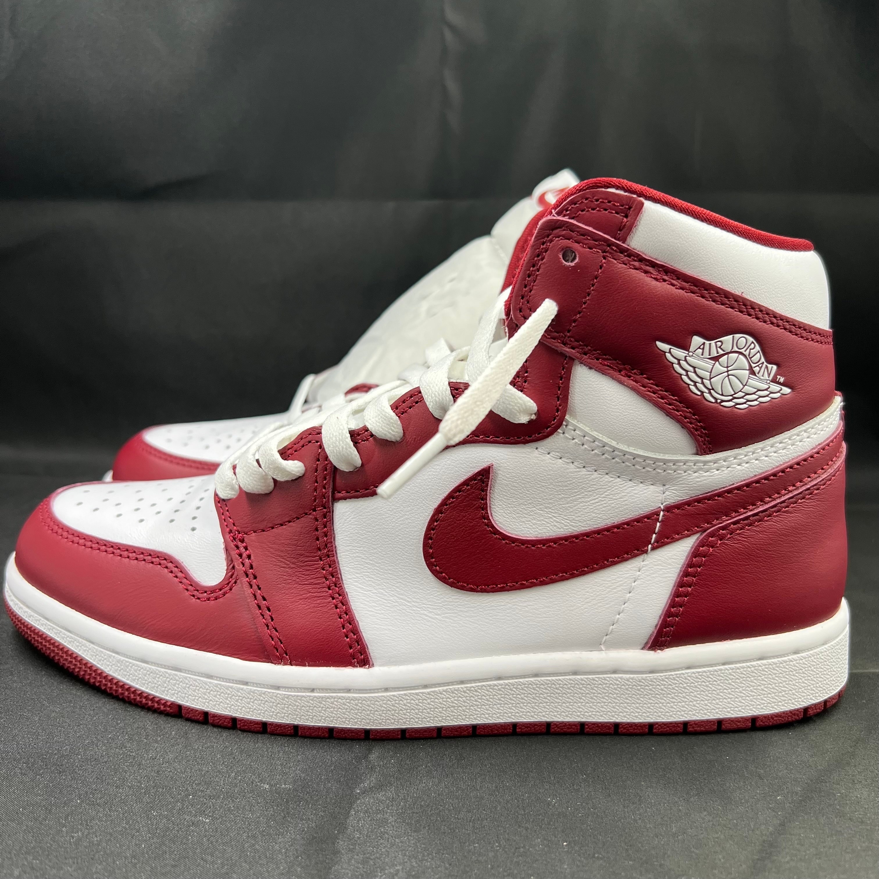 Nike Air Jordan 1 Retro High OG "Artisanal Red"