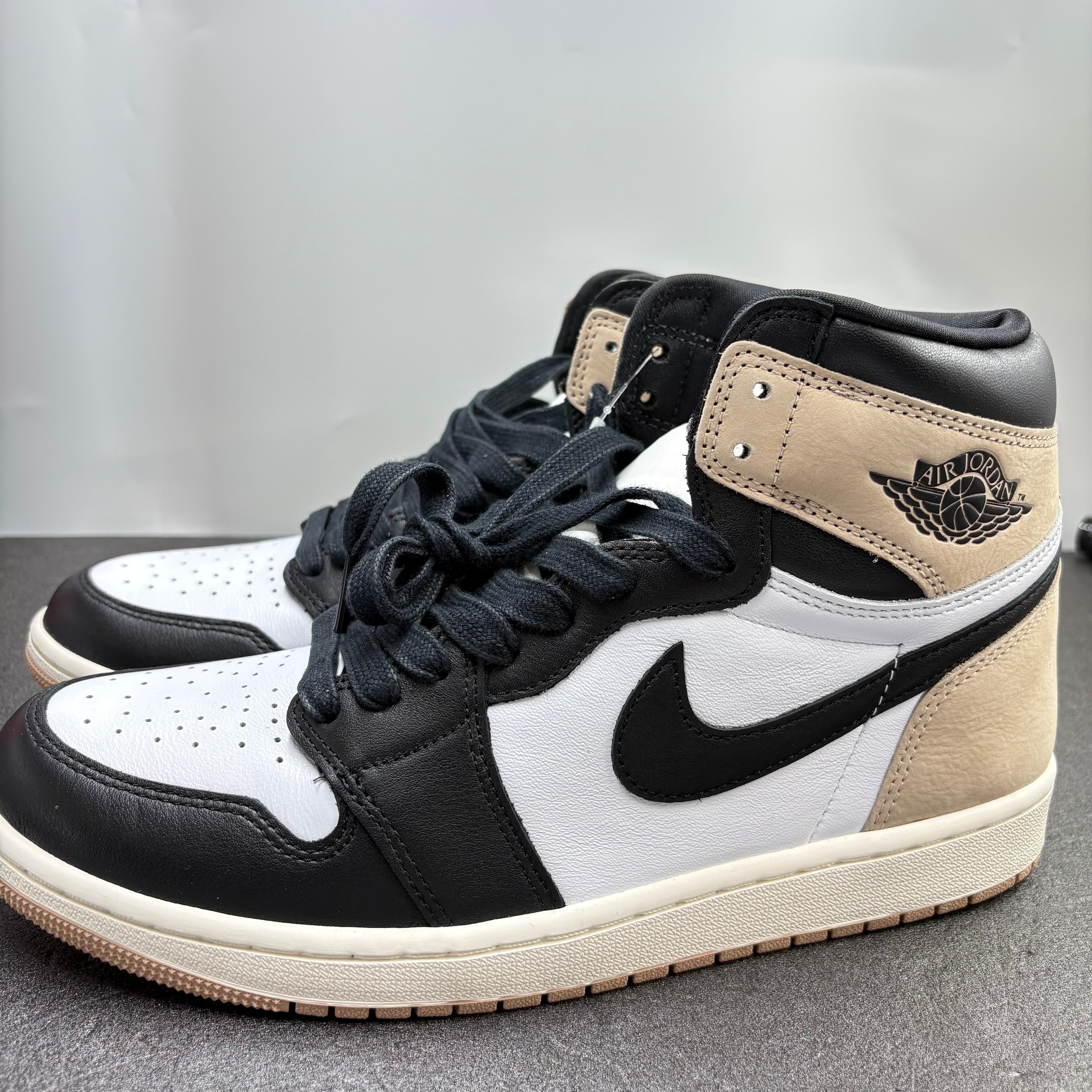 Nike Women's Air Jordan 1 Retro High OG "Latte"