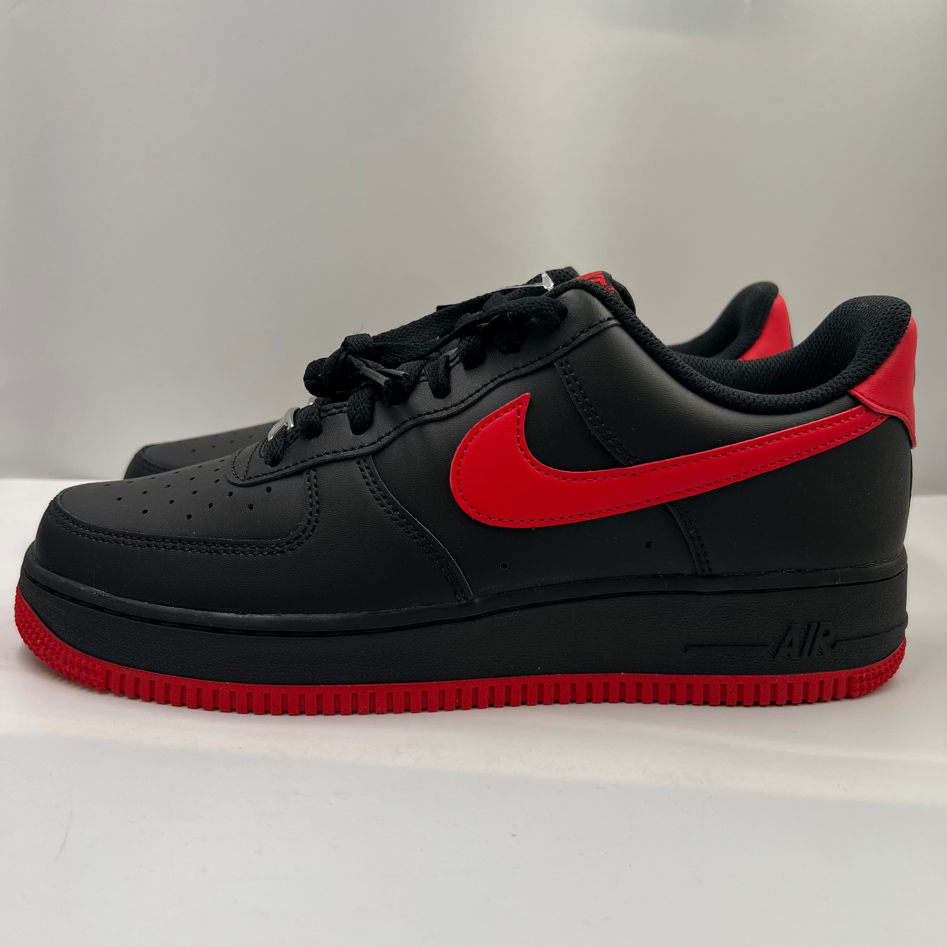 Nike Air Force 1 Low "Black/Black/University Red"