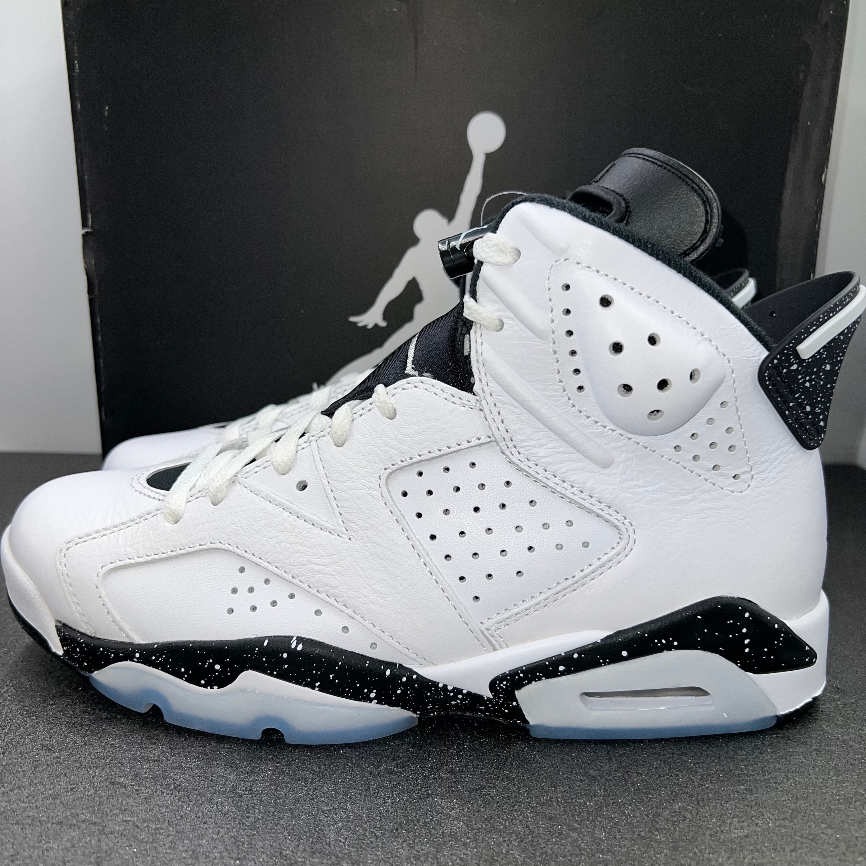 Nike Air Jordan 6 Retro "White and Black"