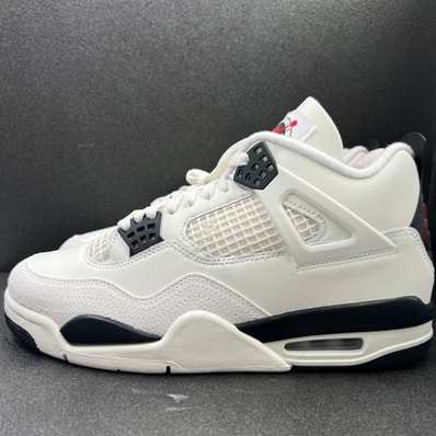 Nike Air Jordan 4 "Flight Club"