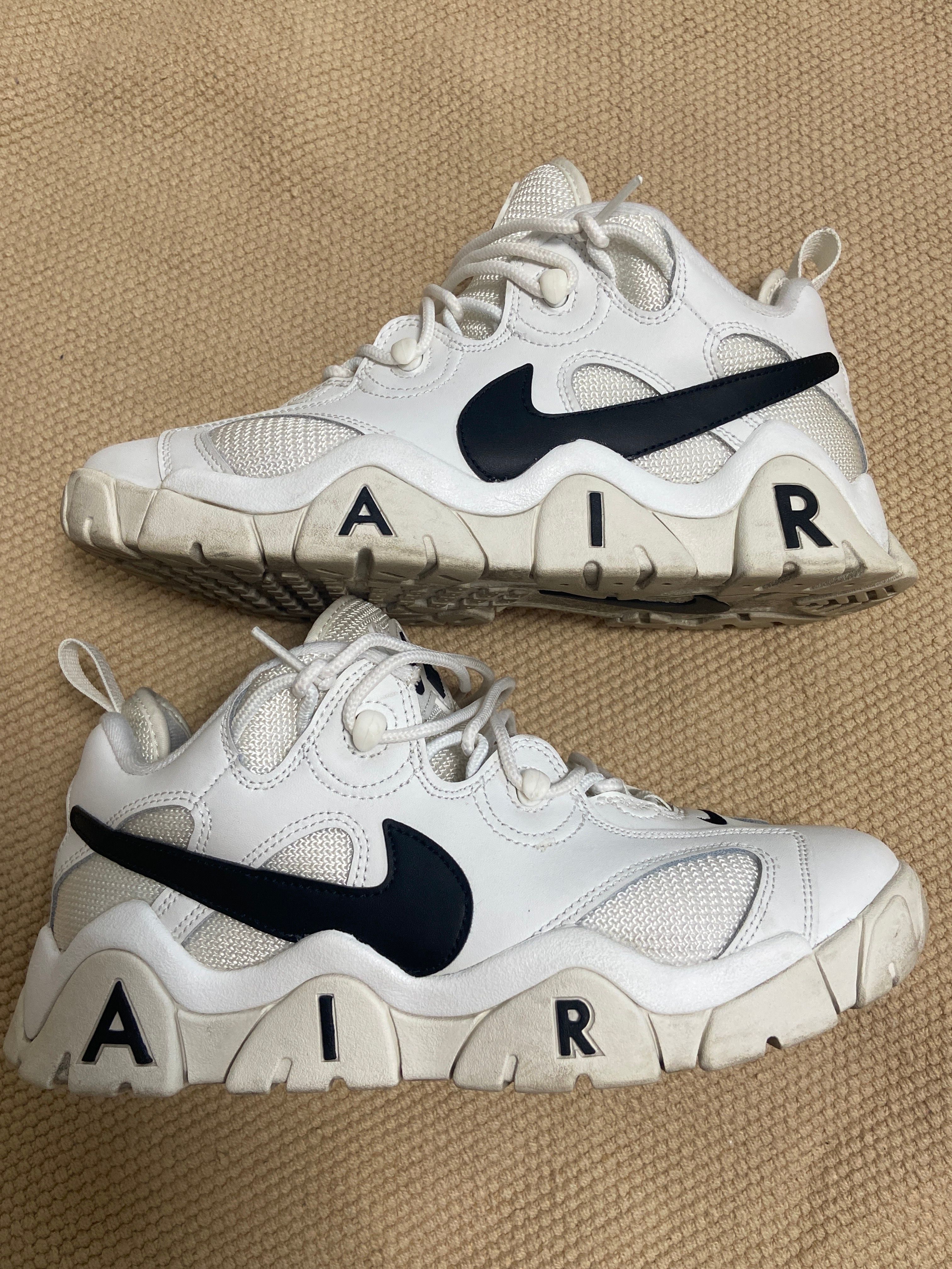 NIKE AIR BARRAGE LOW "WHITE/BLACK"