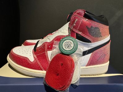 Trophy Room × Nike Air Jordan 1 Retro High "Chicago" (Friends and Family) (Blue Laces)