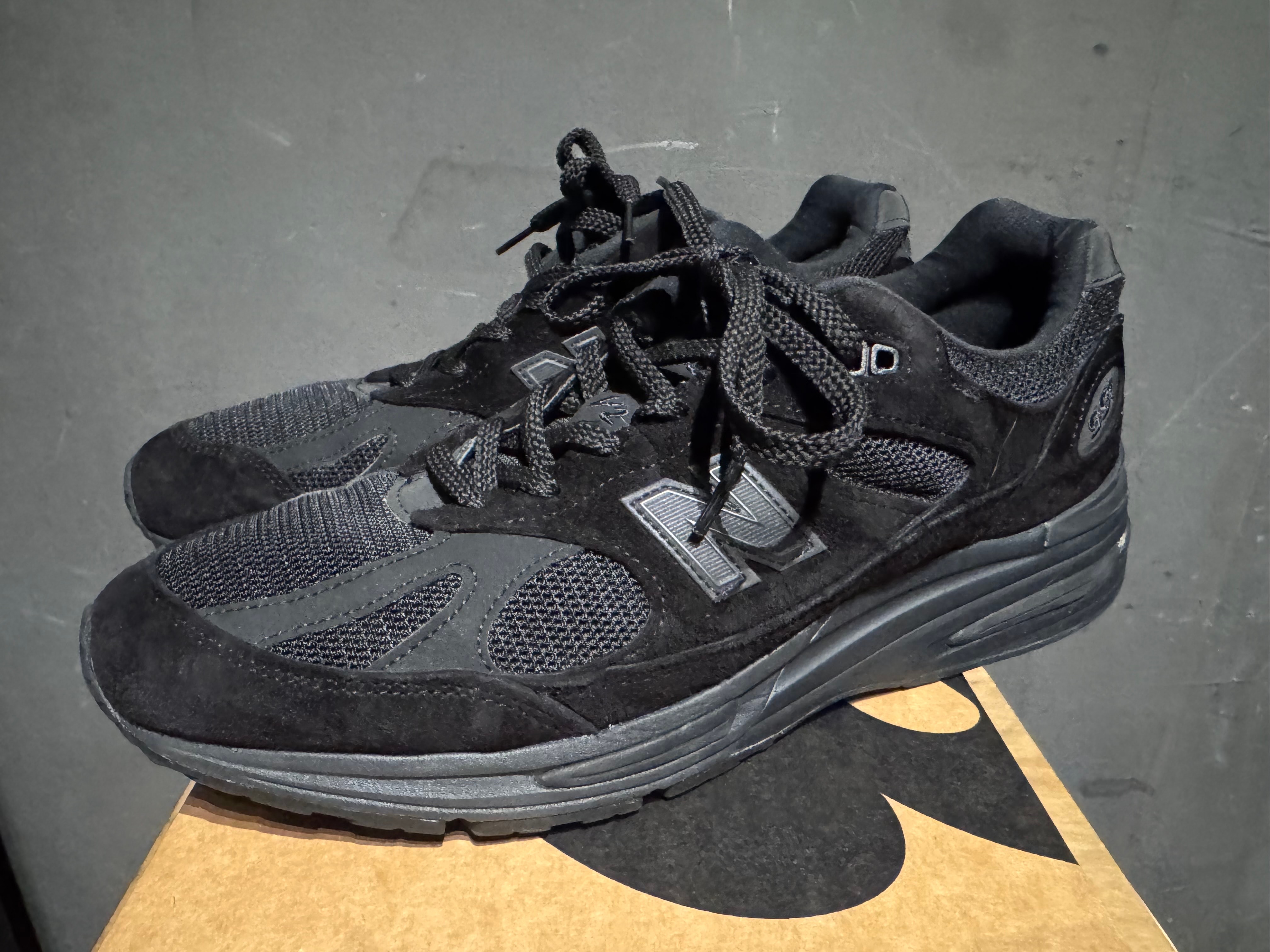 New Balance 991V2 "Triple Black"