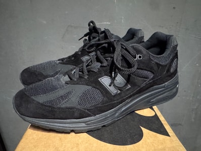 New Balance 991V2 "Triple Black"