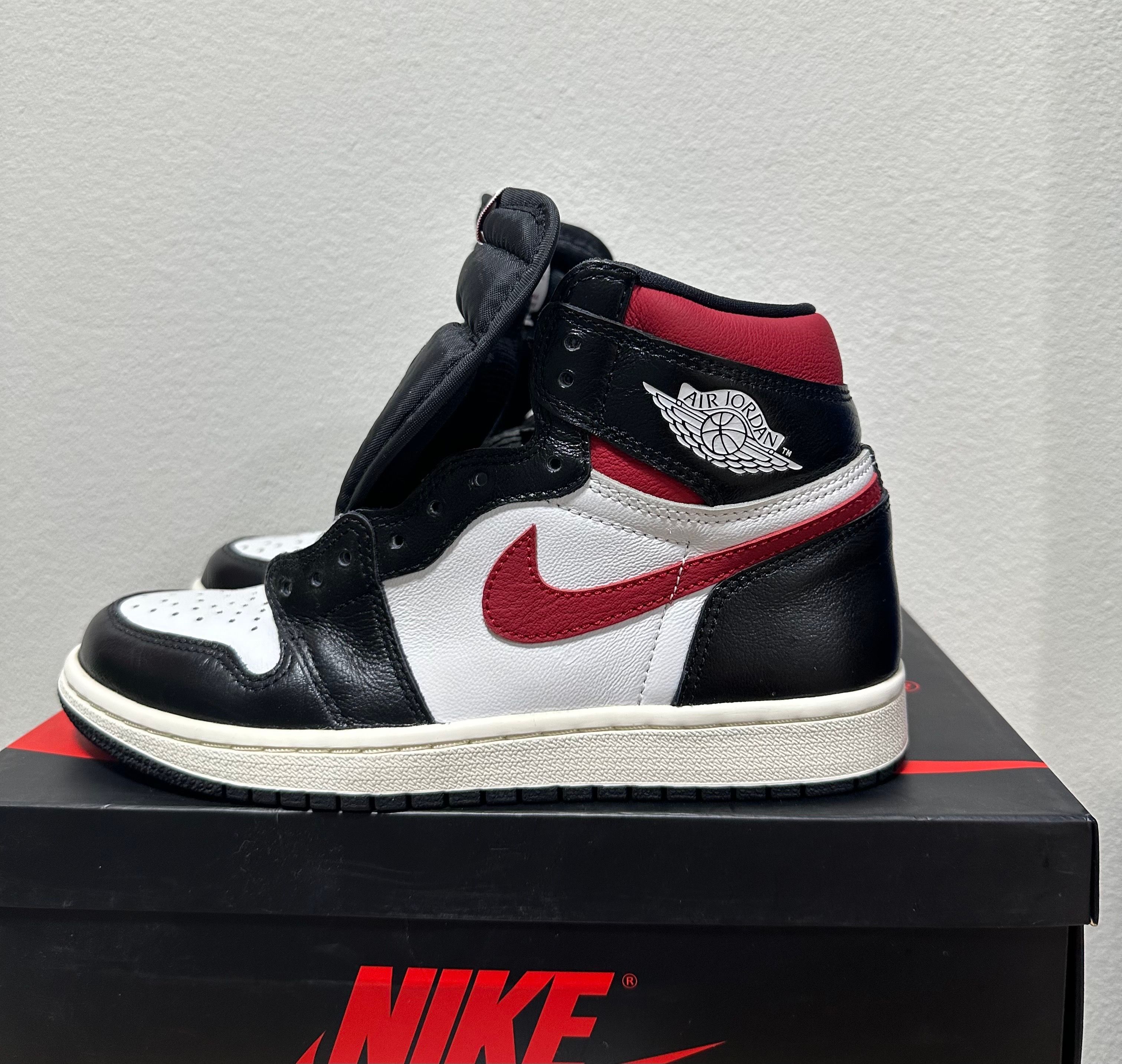Nike Air Jordan 1 Retro High "Black/White/Sail/Gym Red"