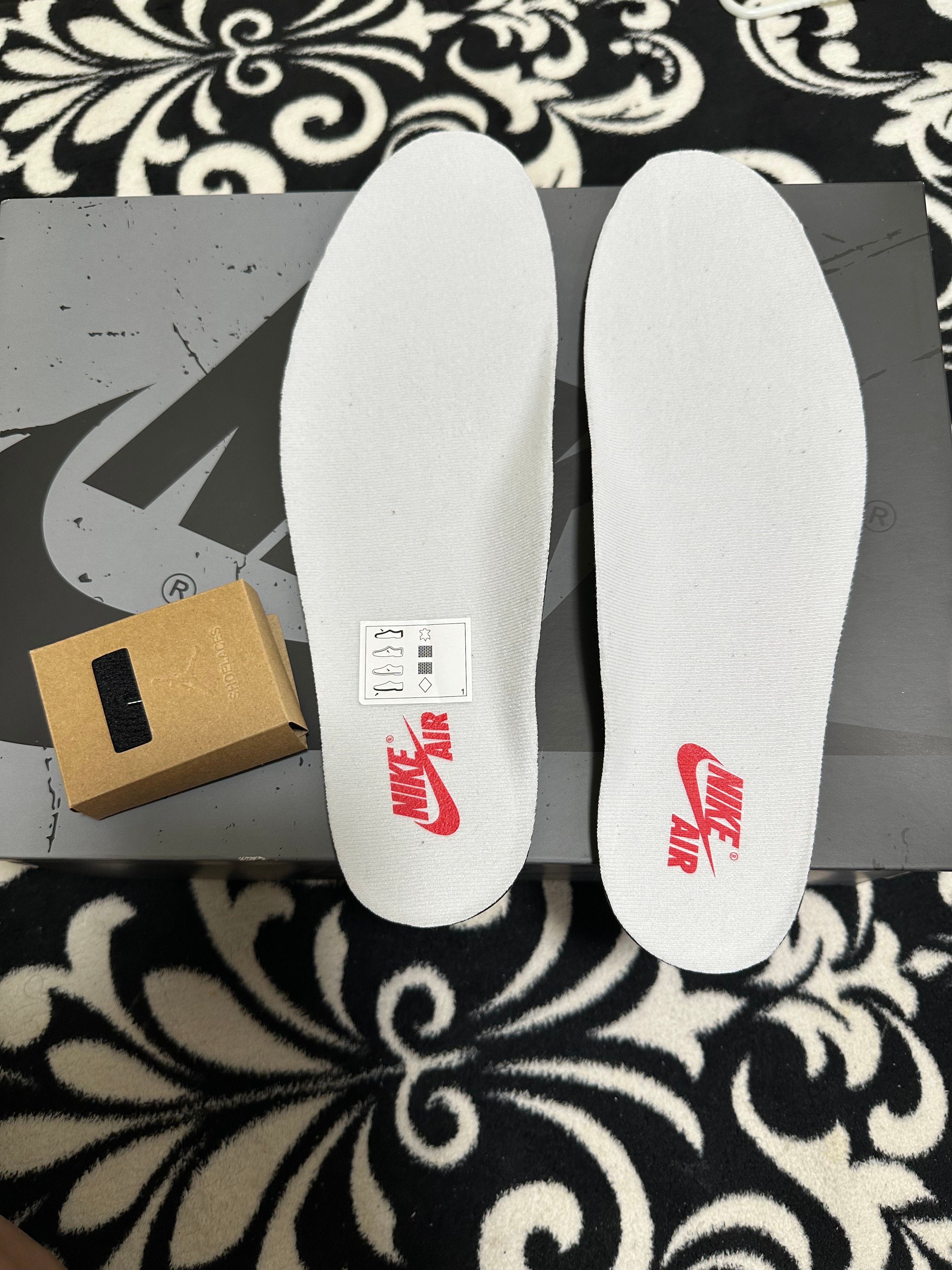 Nike Air Jordan 1 Retro High OG "Black and Smoke Grey"